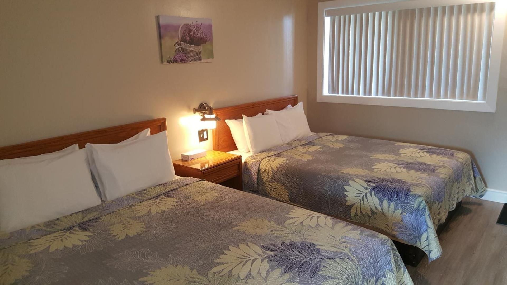 Queen Room with Two Queen Beds Room with Kitchenette