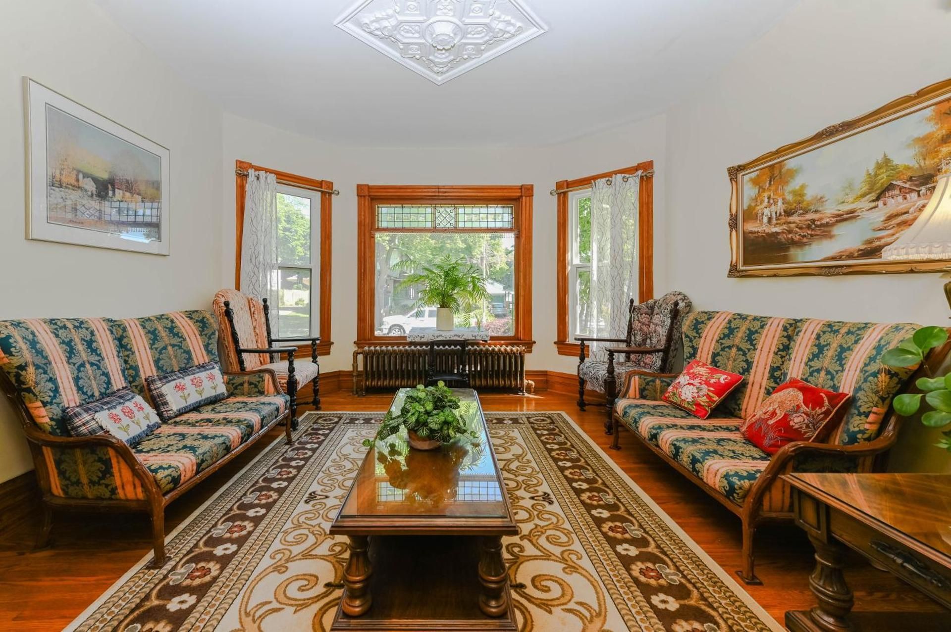 shared lounge/tv area