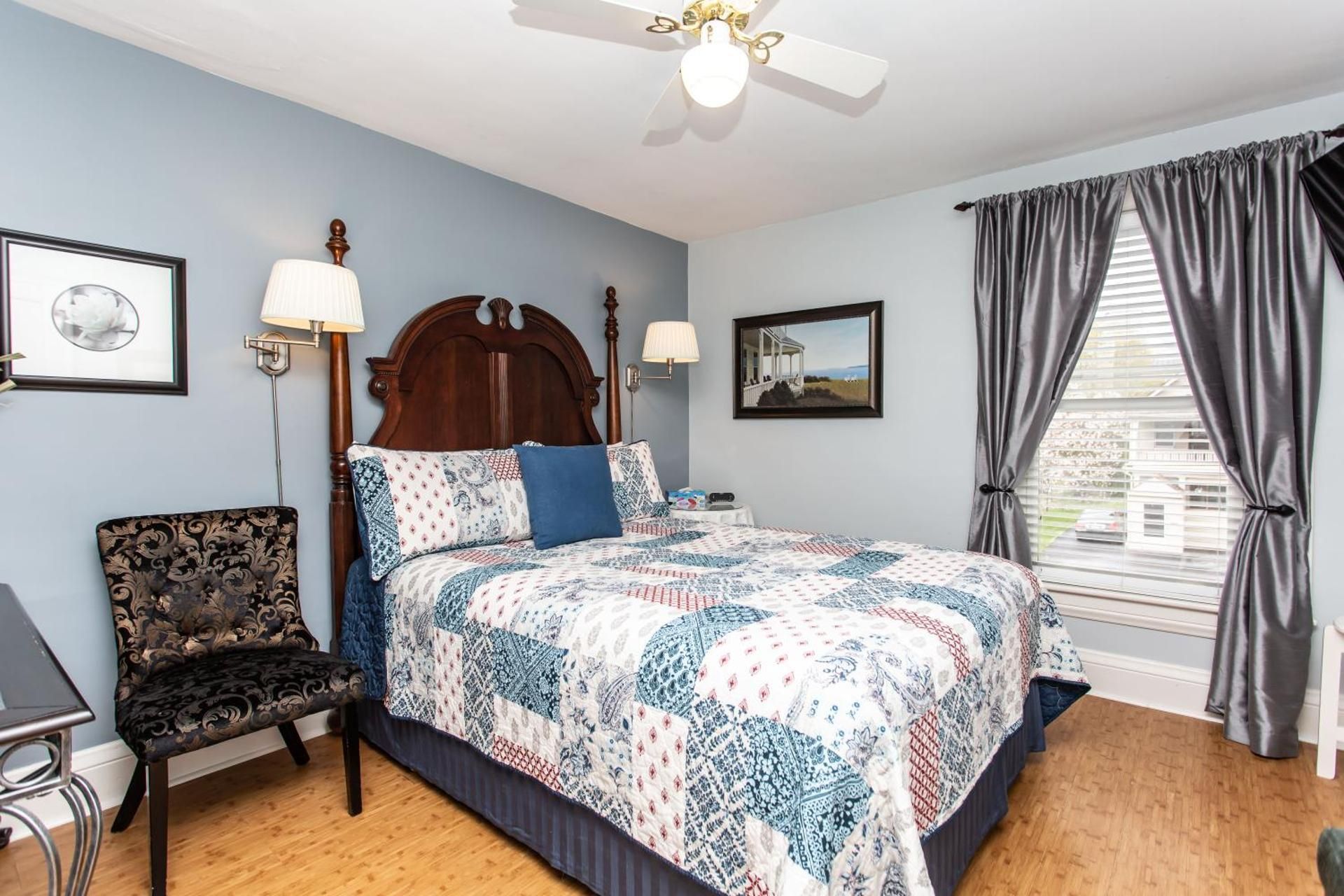 Superior Queen Room - Blue Room