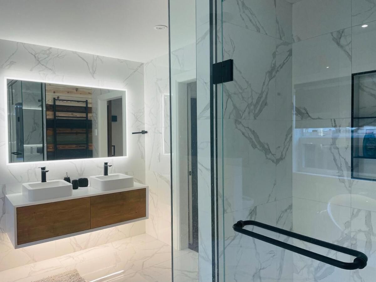 King Room with Spa Bath