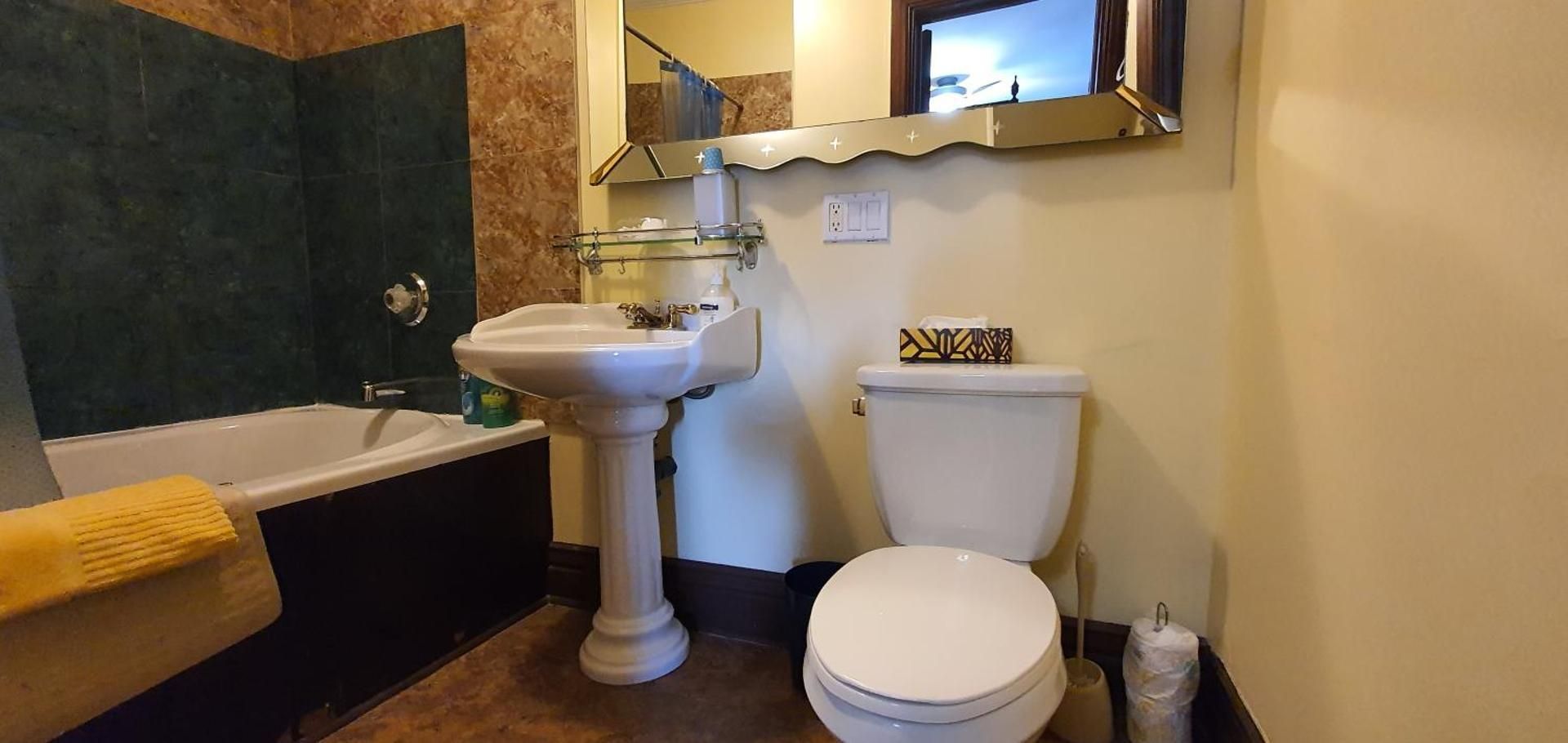 A Night to Remember B & B Queen Room with Spa Bath 2