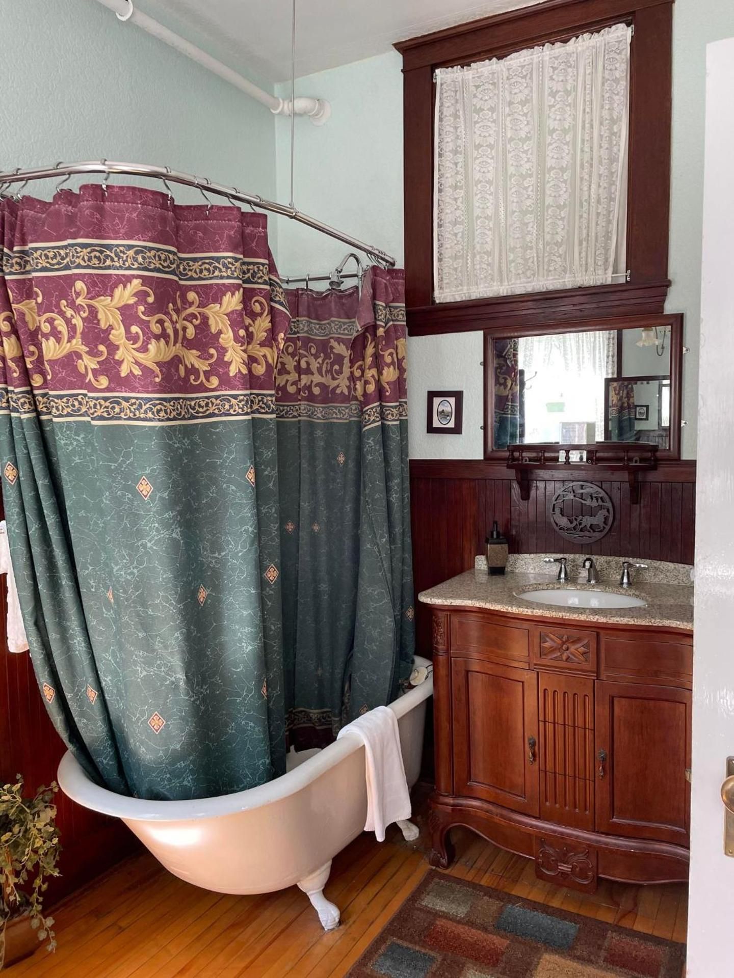 Marshlands Inn Deluxe Family Room 3