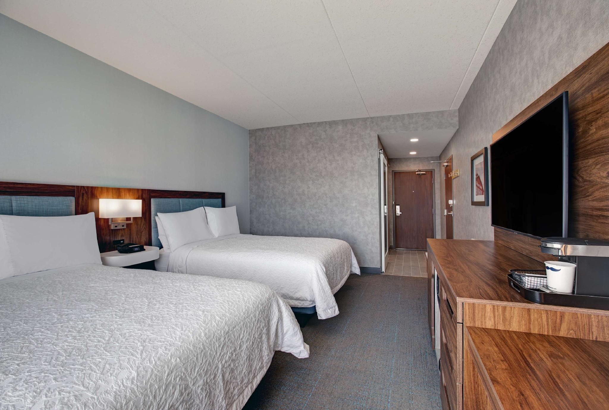 2 queen bedroom walk in shower non-smoking
