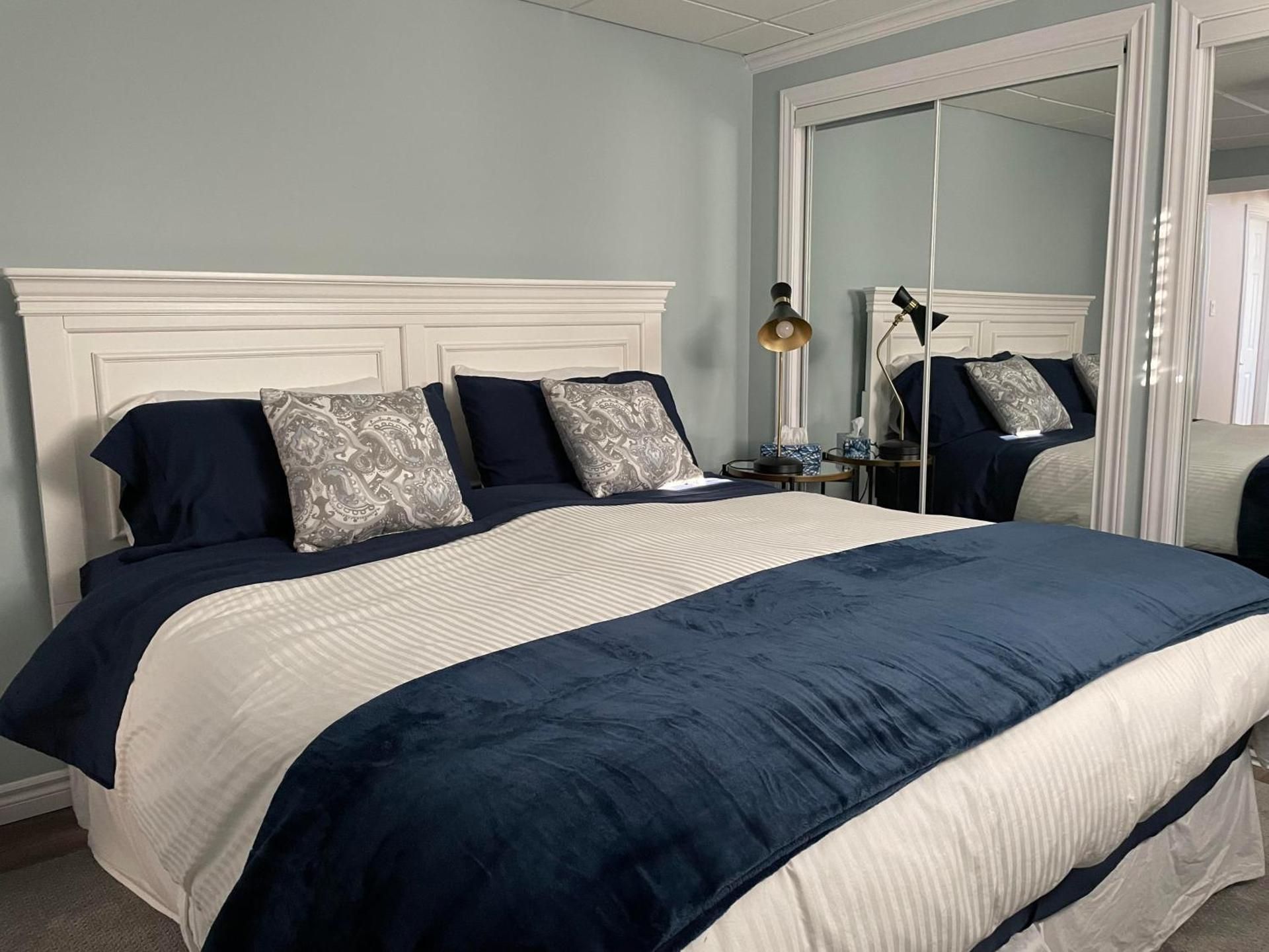 Deluxe King Suite