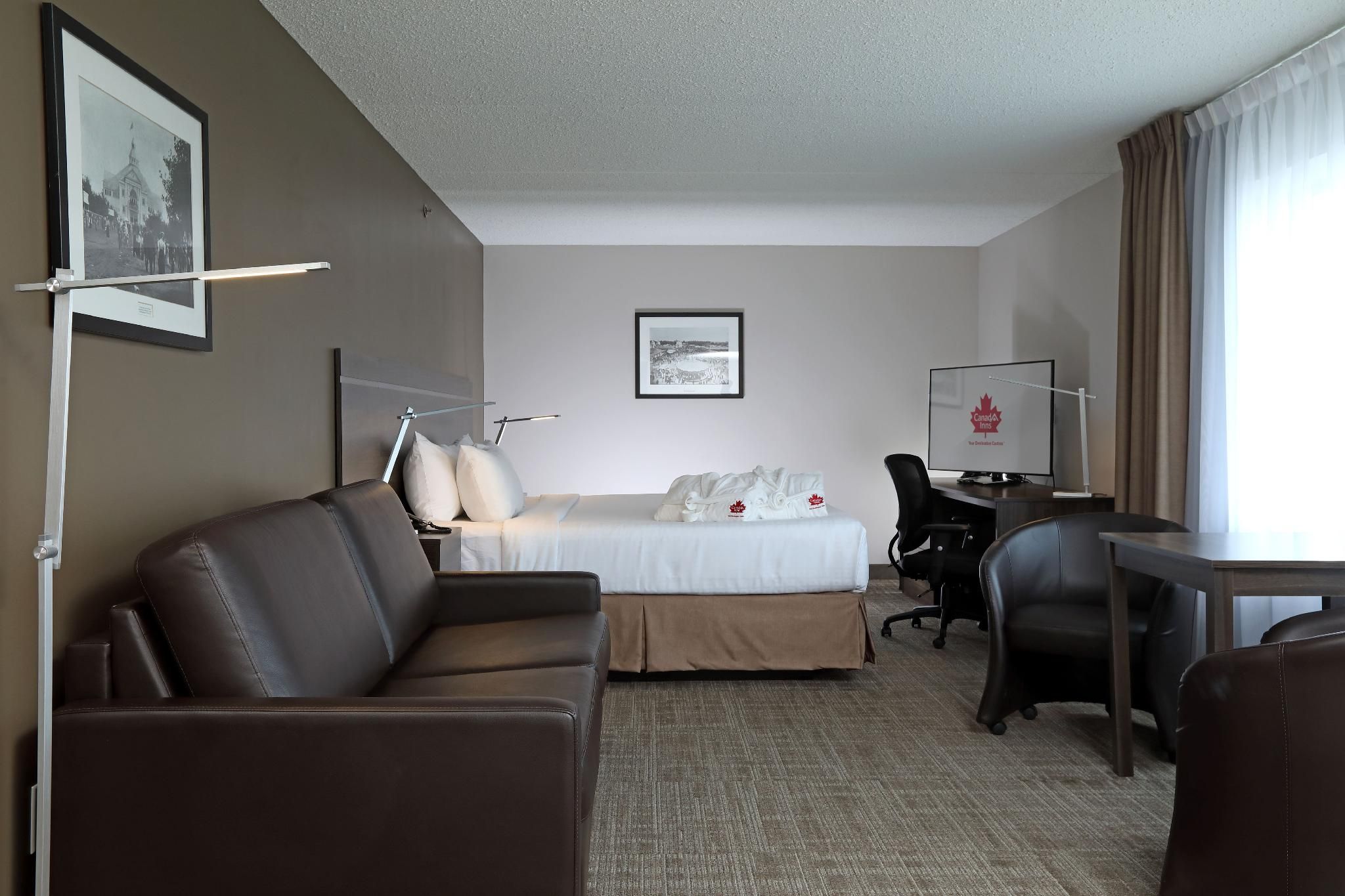 Canad Inns Destination Centre Brandon King Jacuzzi Room 2