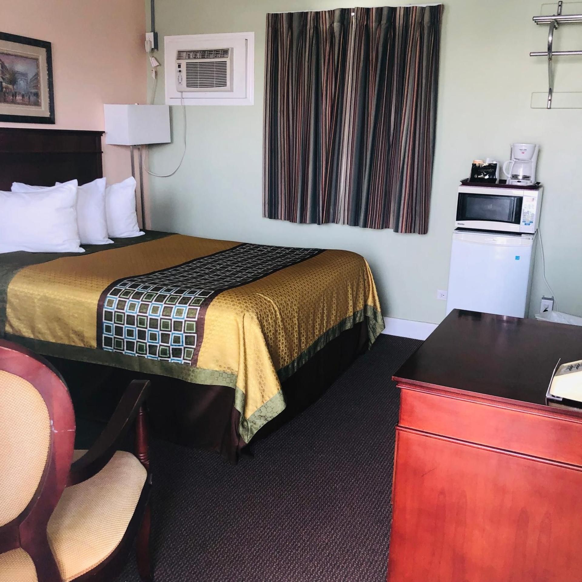 Queen Room