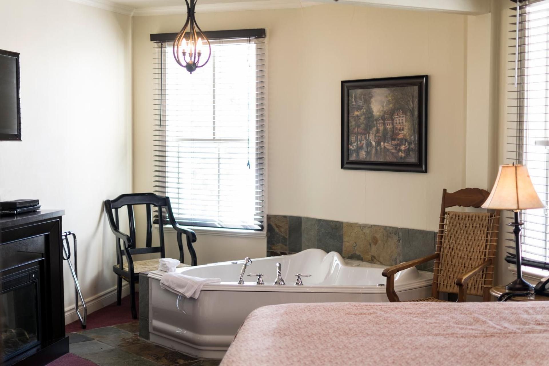 King Room with Spa Bath