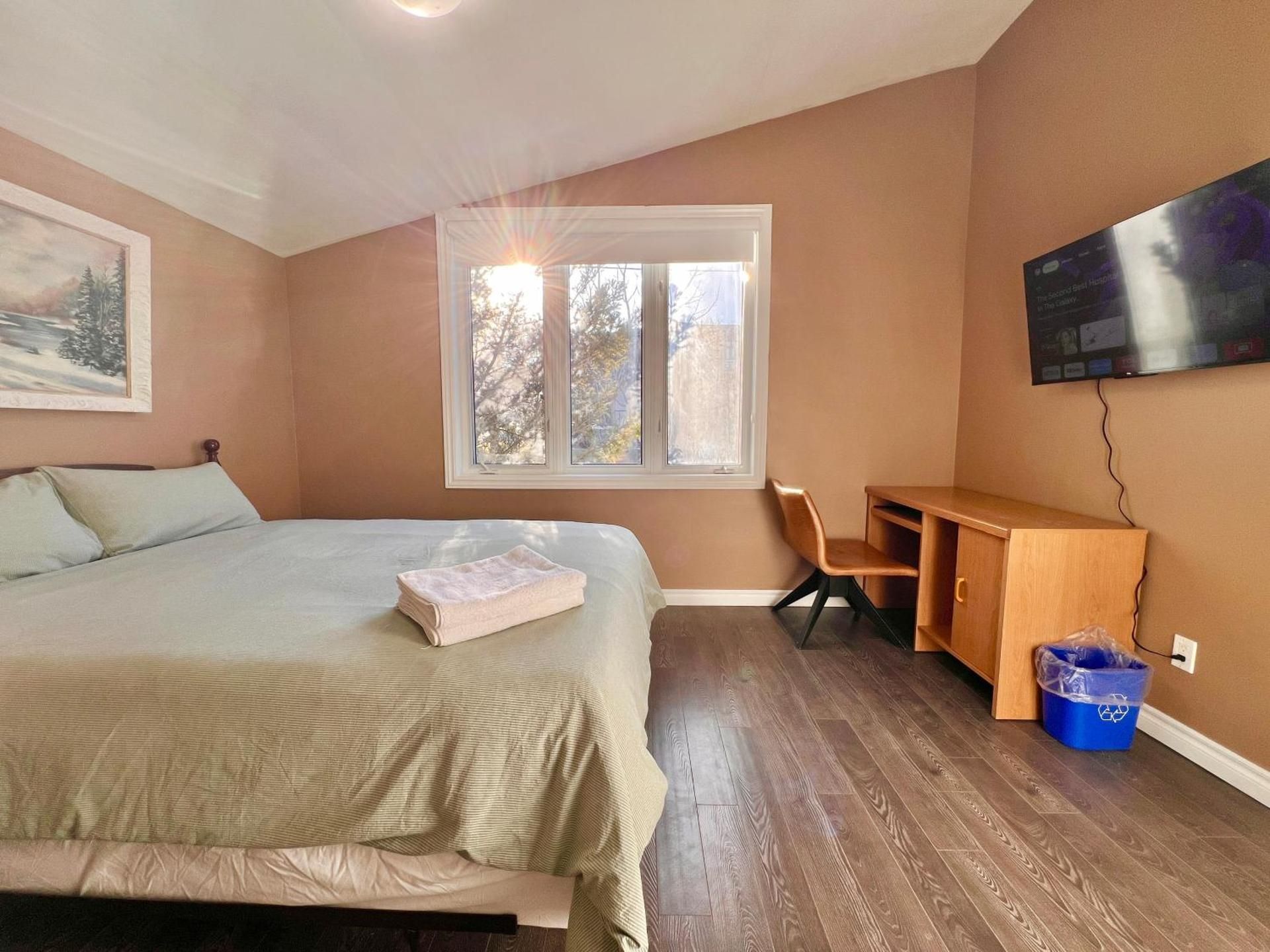 Deluxe Queen Room