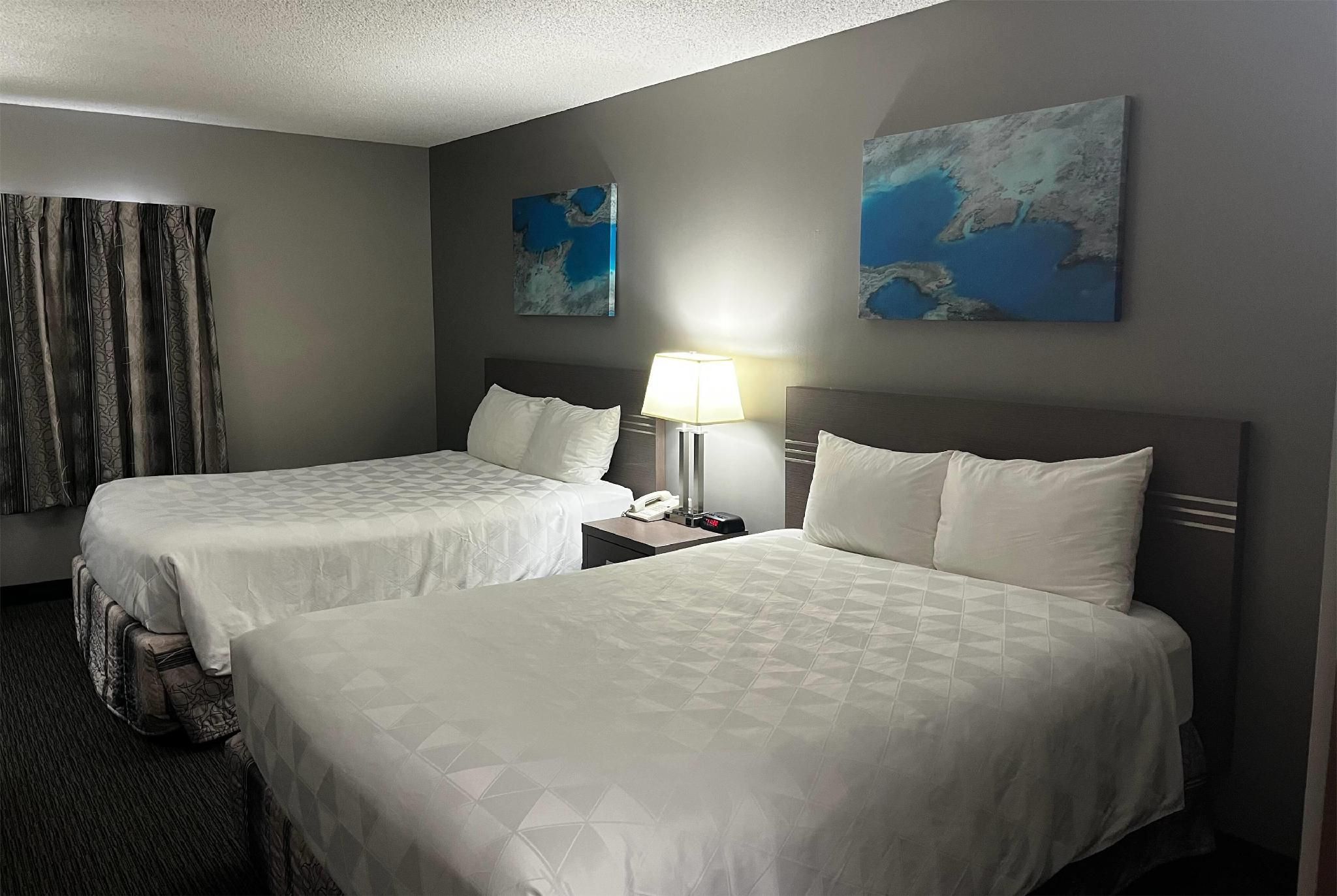 Travelodge by Wyndham Grande Prairie 2 Queen Beds, Ground Floor, Smoking 2