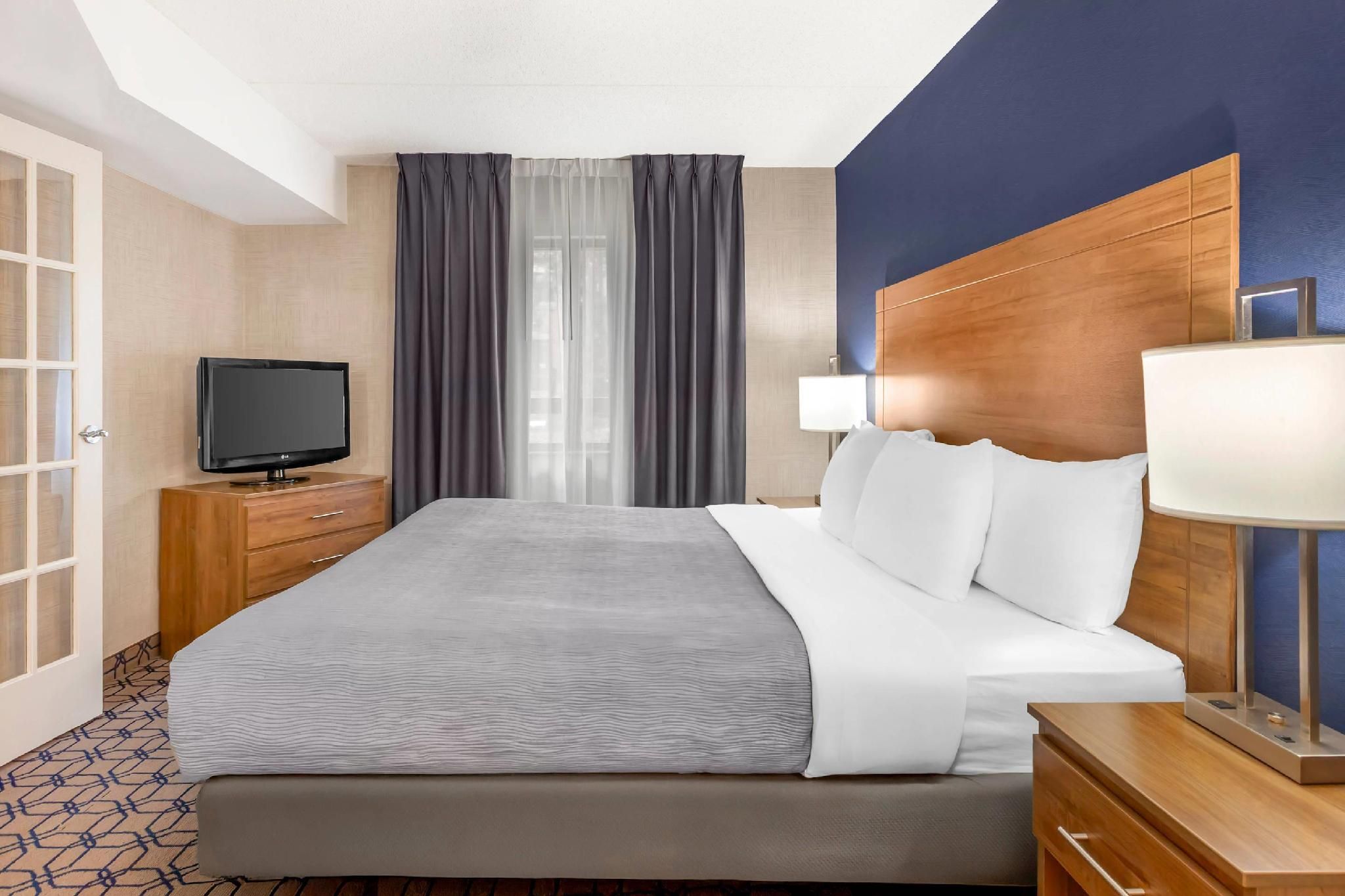 1 King Bed, Efficiency, Suite, Nonsmoking