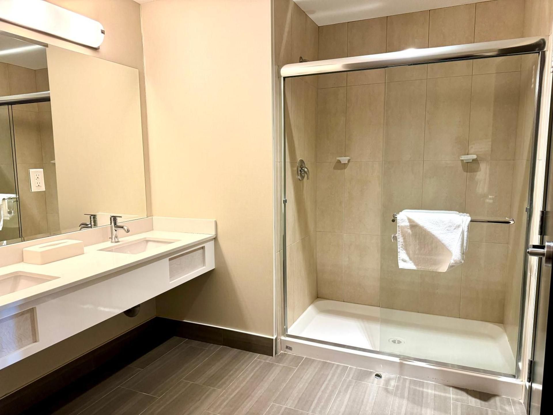 Studio with Spa Bath