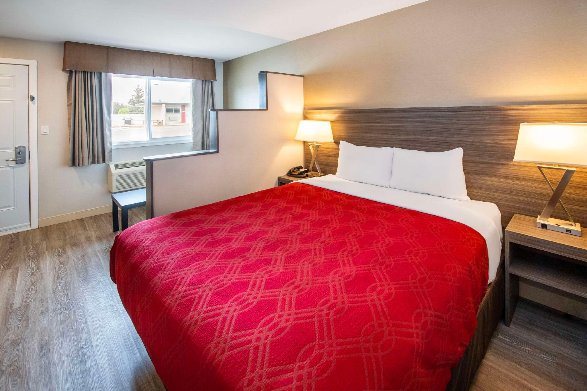 1 Queen Bed, Efficiency, Suite, Non-Smoking