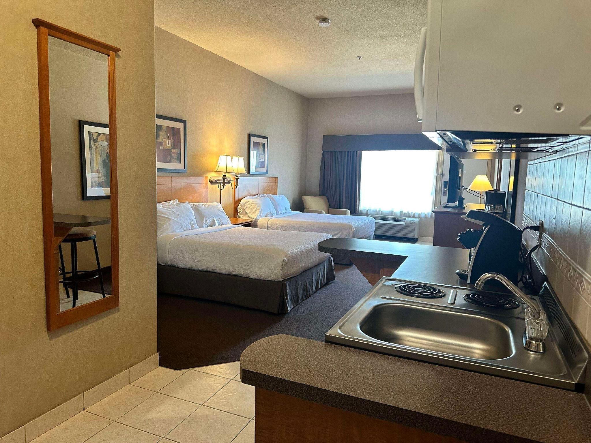 2 Queen Beds, Efficiency, Nonsmoking