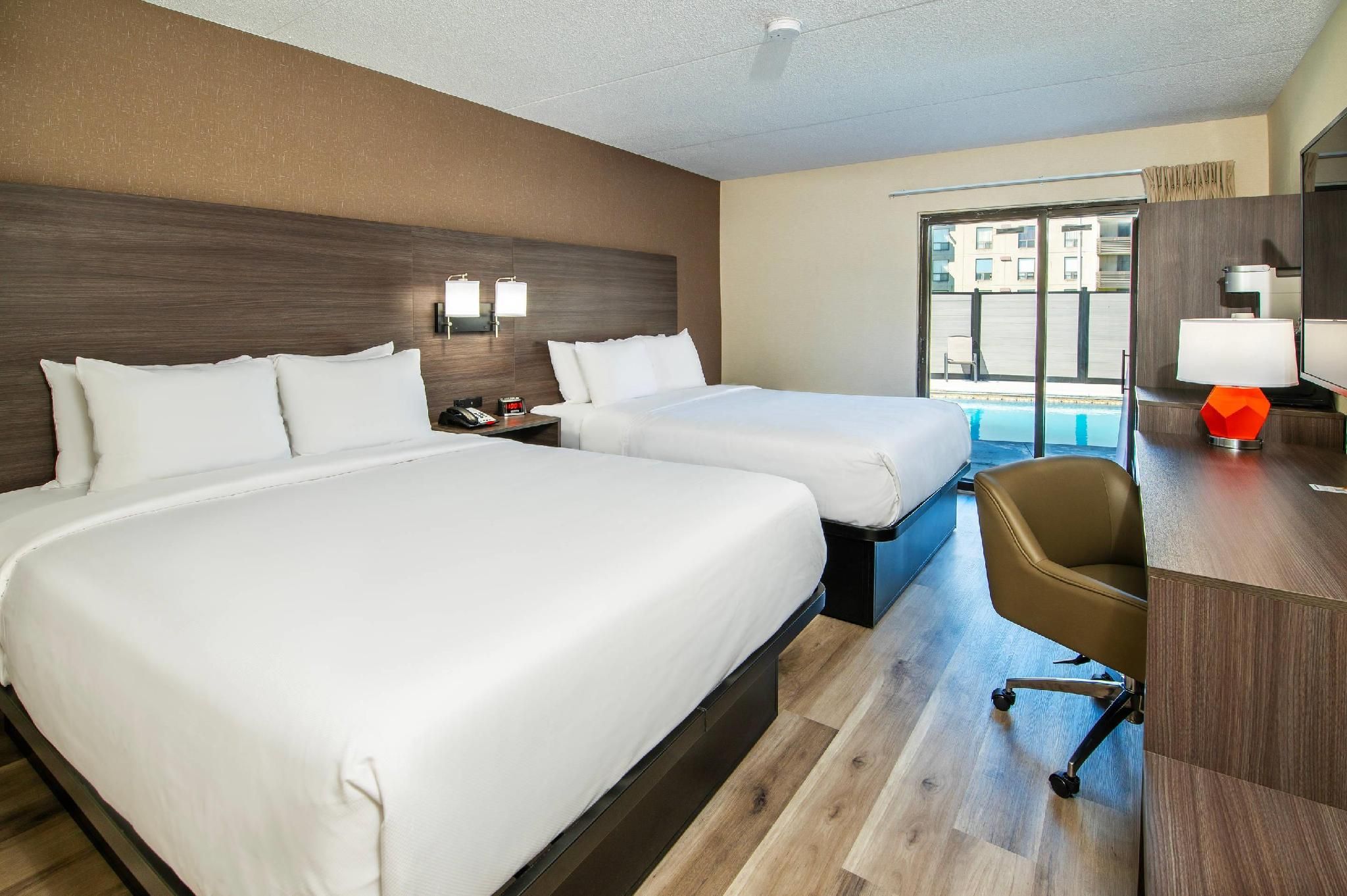 2 Queen Beds, Nonsmoking, Upgrade