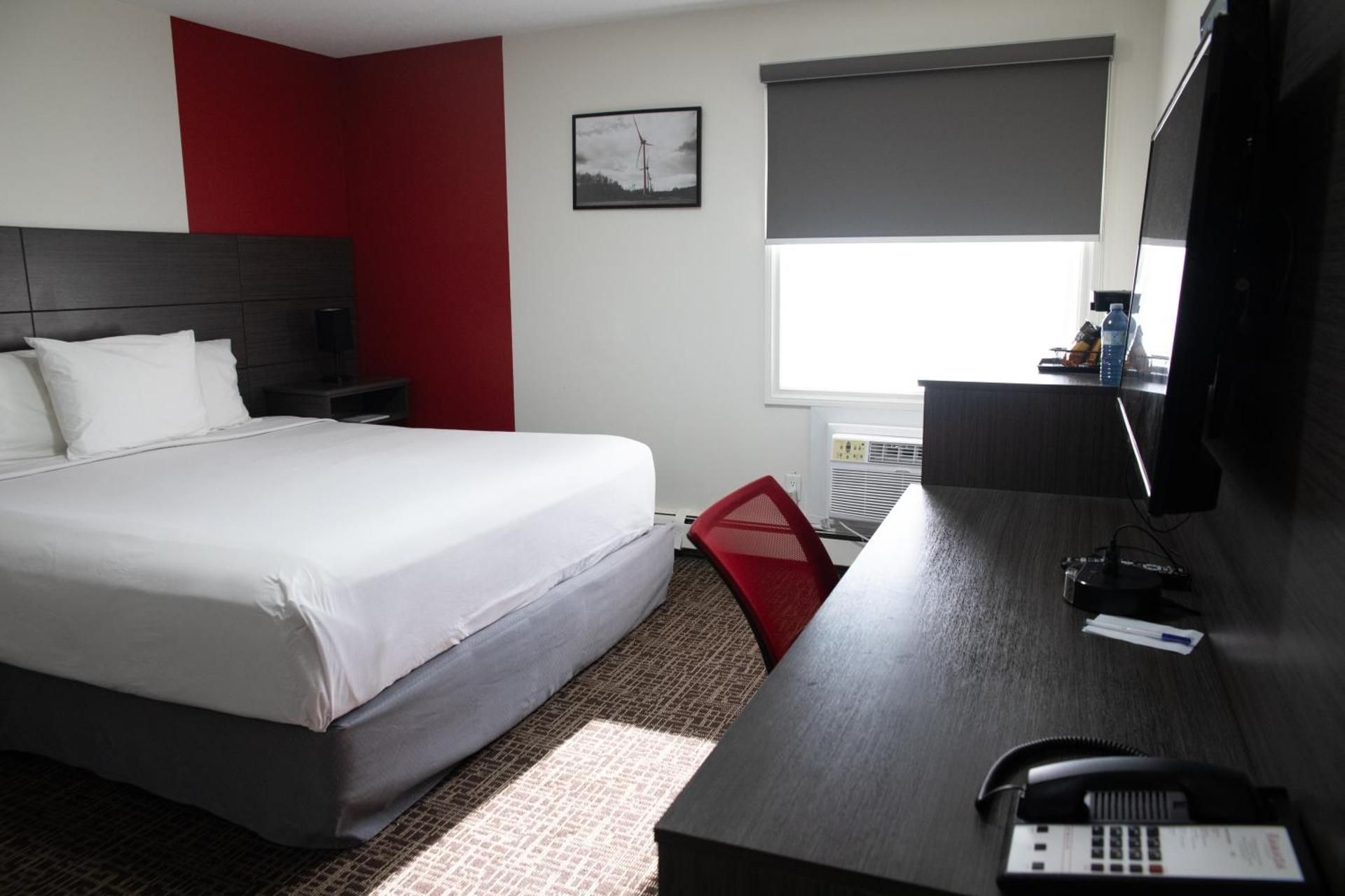 1 King Bed, Non-Smoking