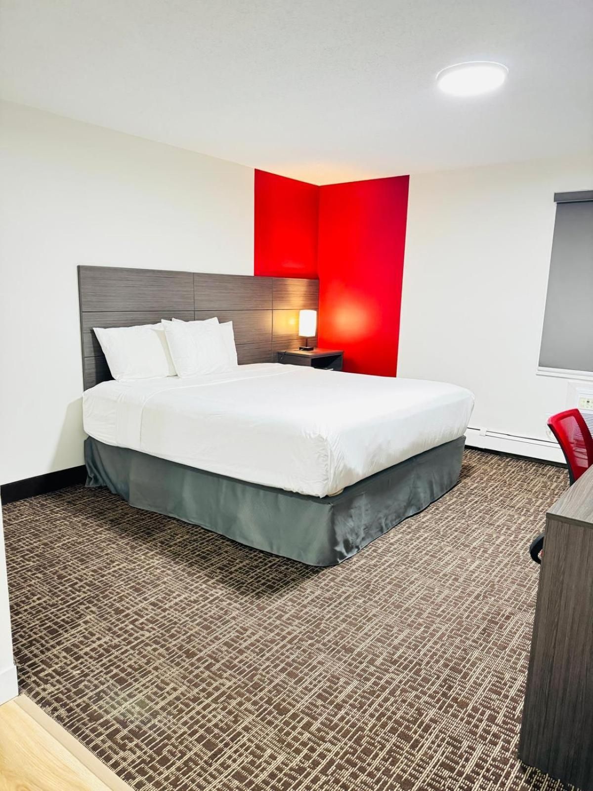 1 King Bed, Non-Smoking