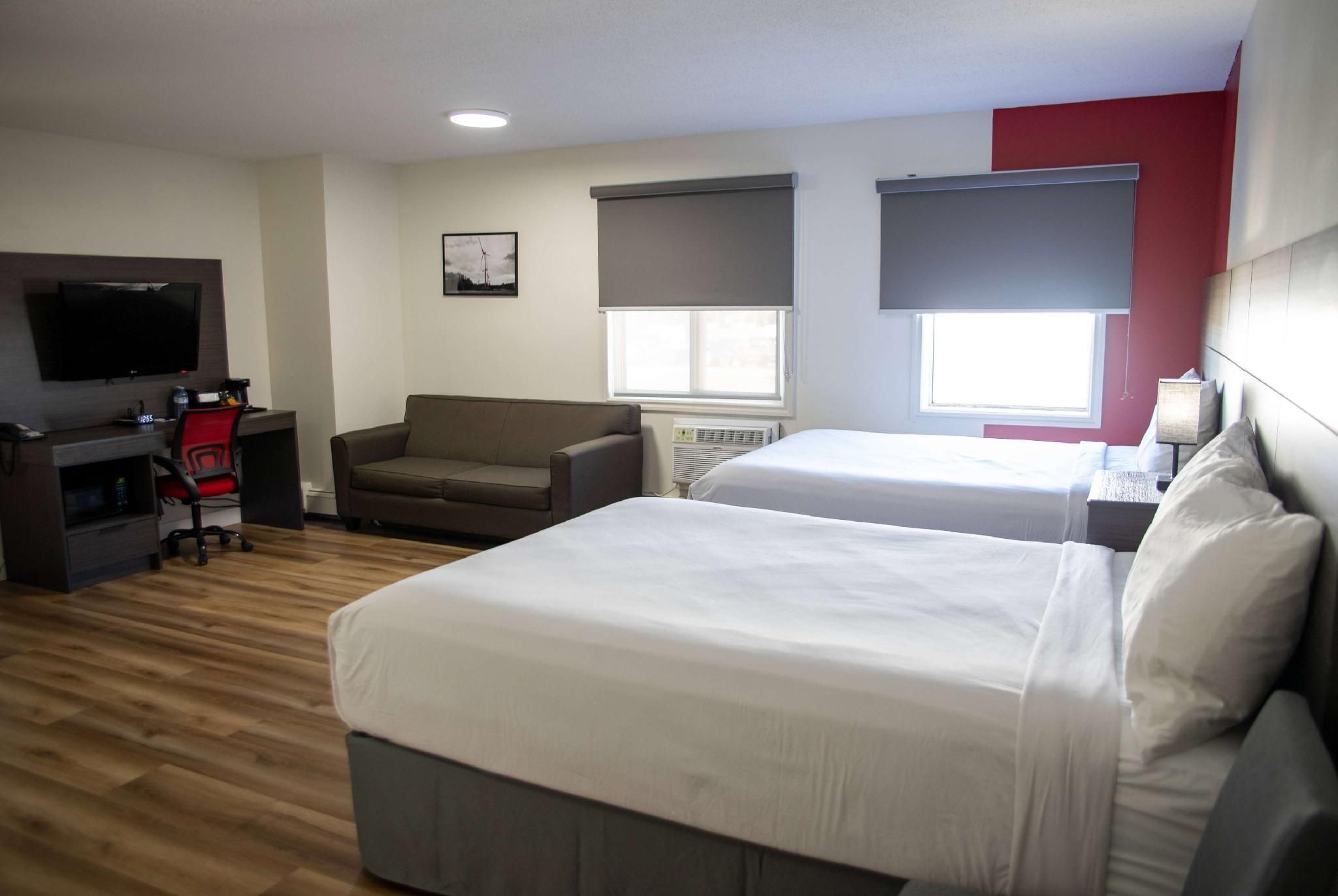 Ramada by Wyndham Dawson Creek 2 Queen Beds, Studio Efficiency Suite, Non-Smoking 2