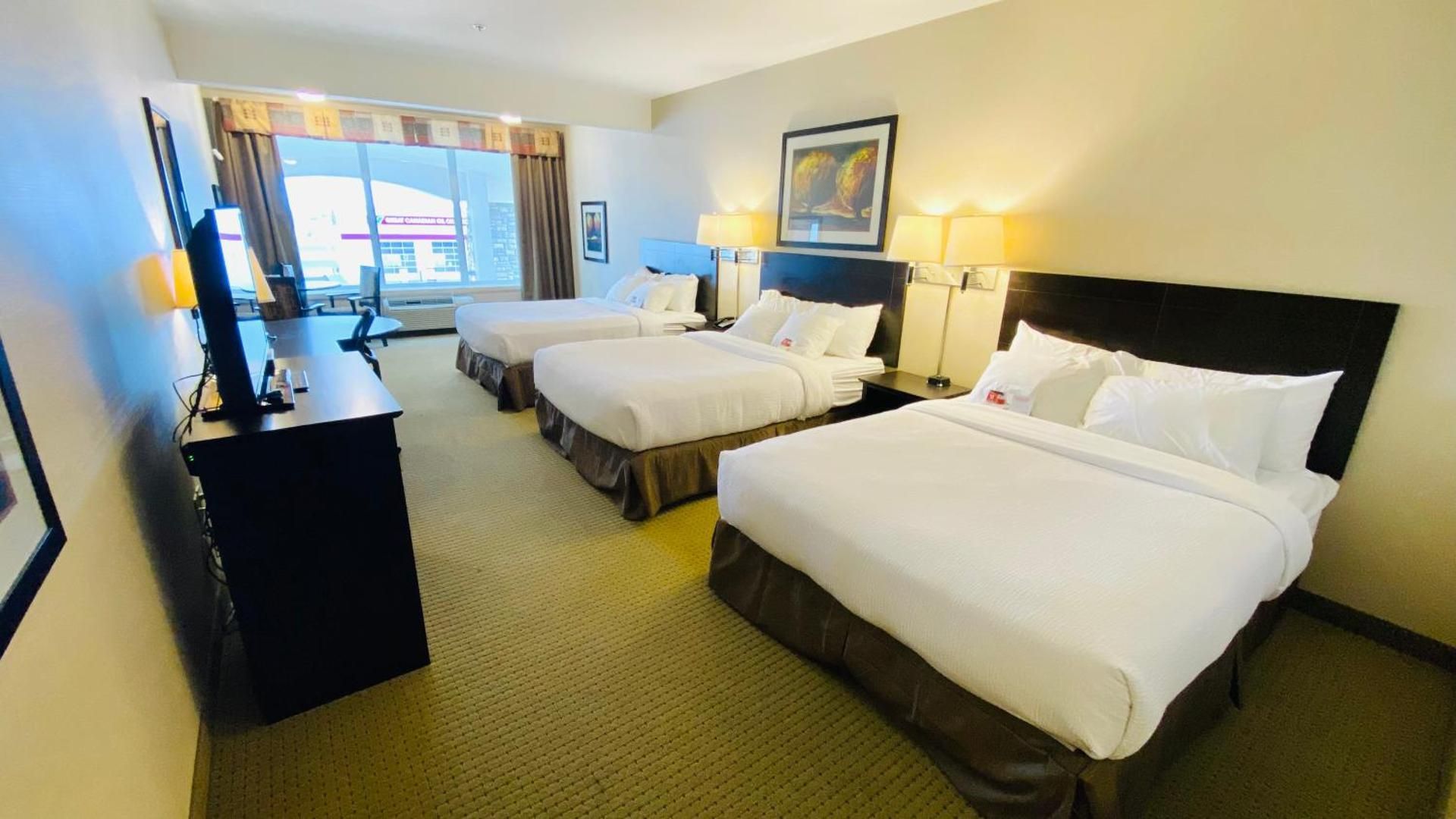 3 Queen Beds Non-Smoking