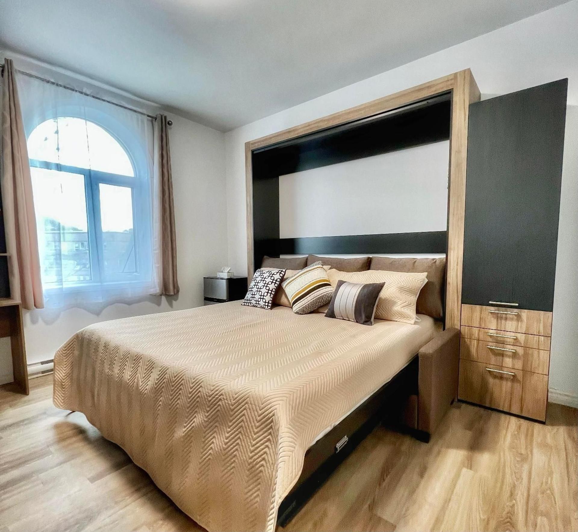 Auberge Le St-Alexis King Room