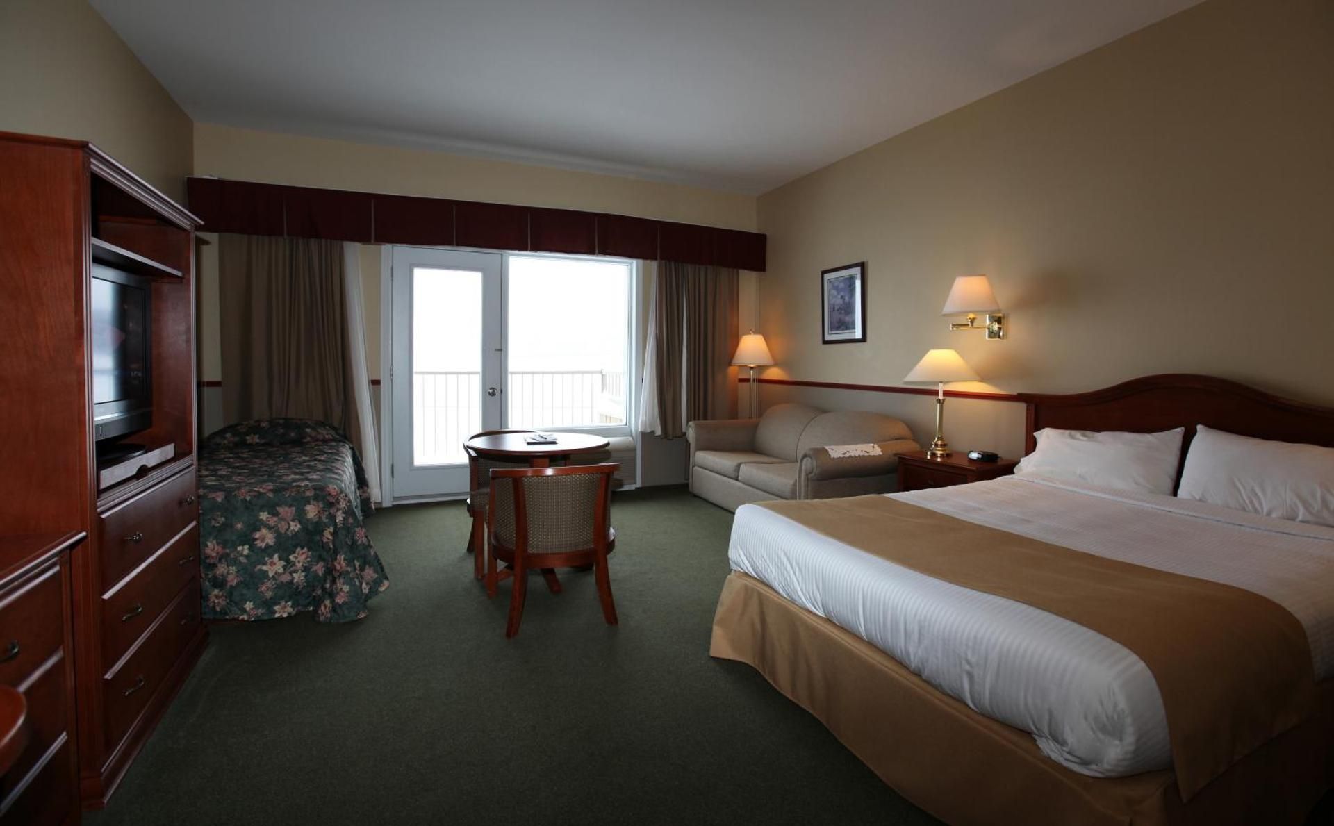 Deluxe Queen Room