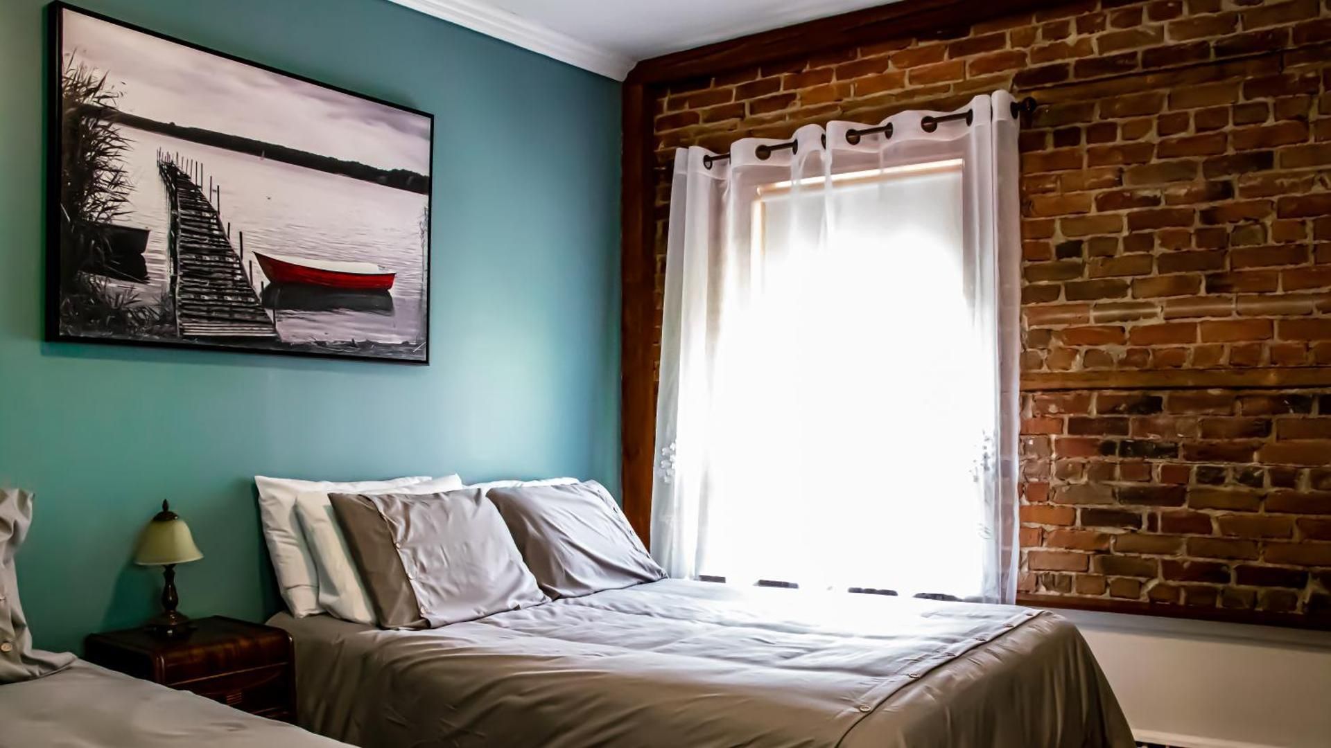 Deluxe Room (2 Adults + 1 Child)