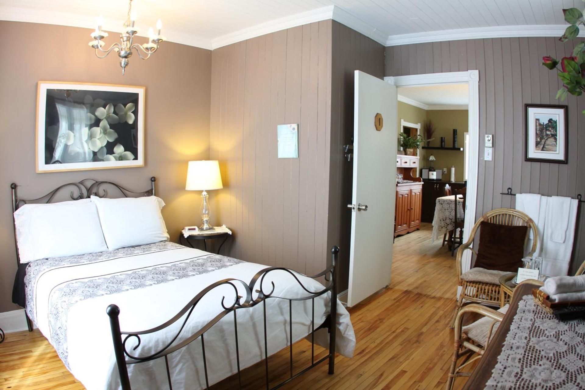 Double Room with Shared Bathroom