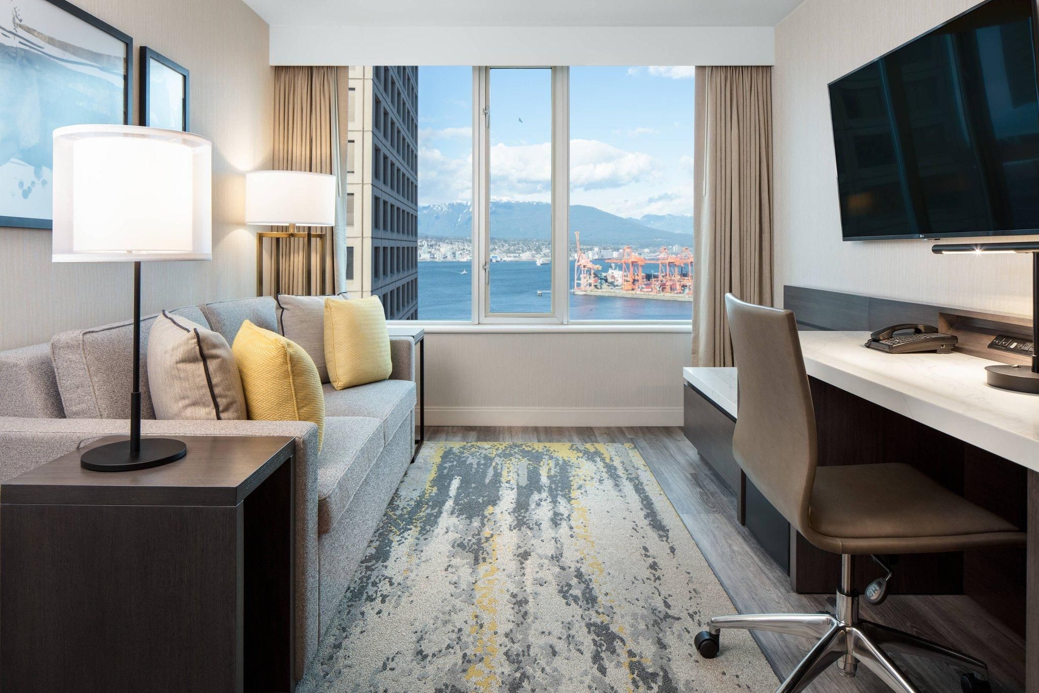 Delta Hotels Vancouver Downtown Suites Suite, 1 King, Sofa bed, Partial harbor view 3