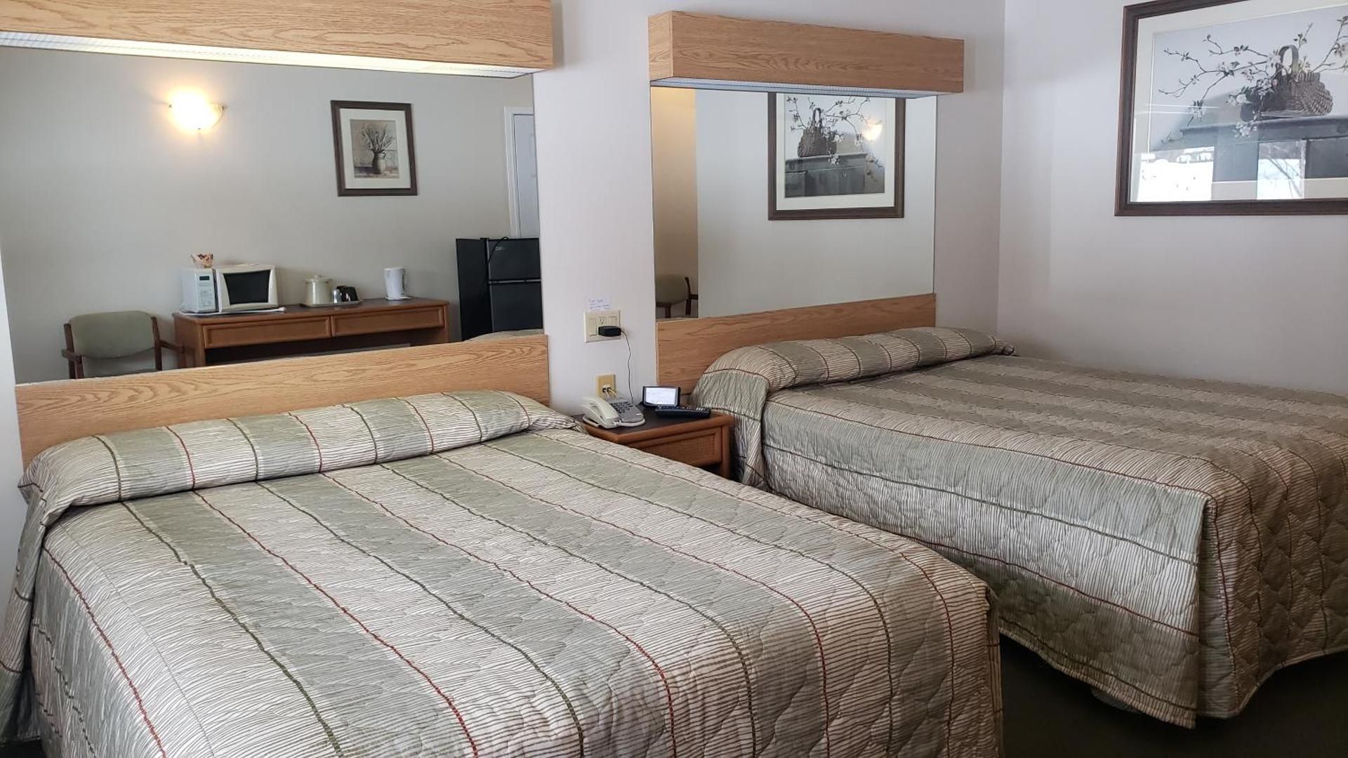 Deluxe Queen Room with Two Queen Beds
