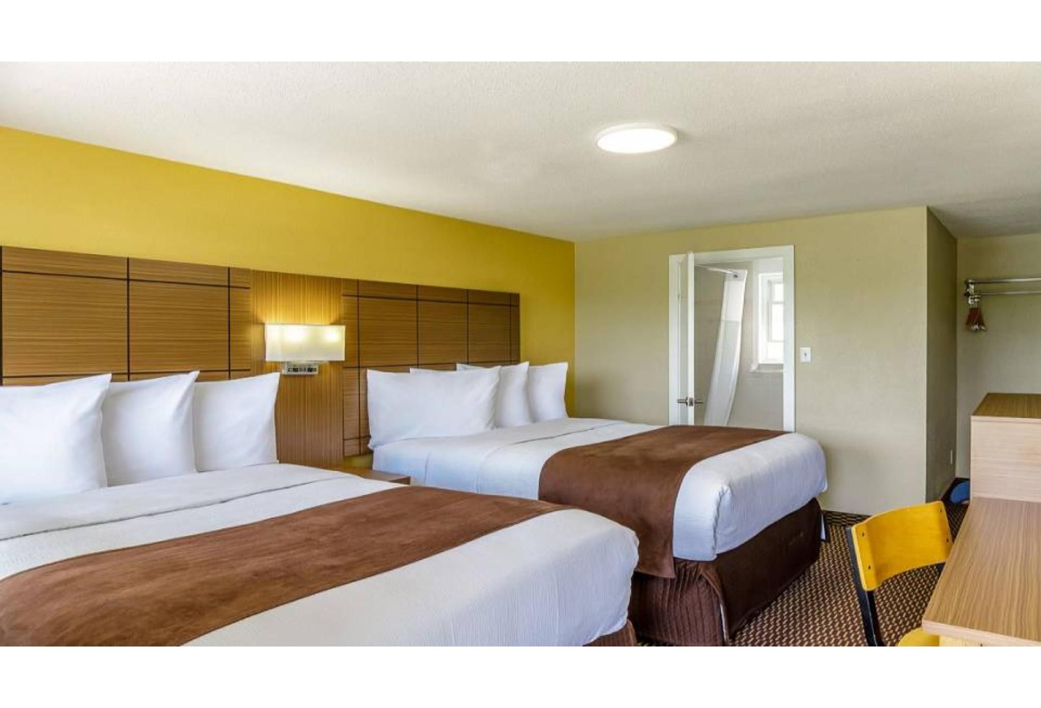 2 Full Beds | Non-Smoking, Micfridge
