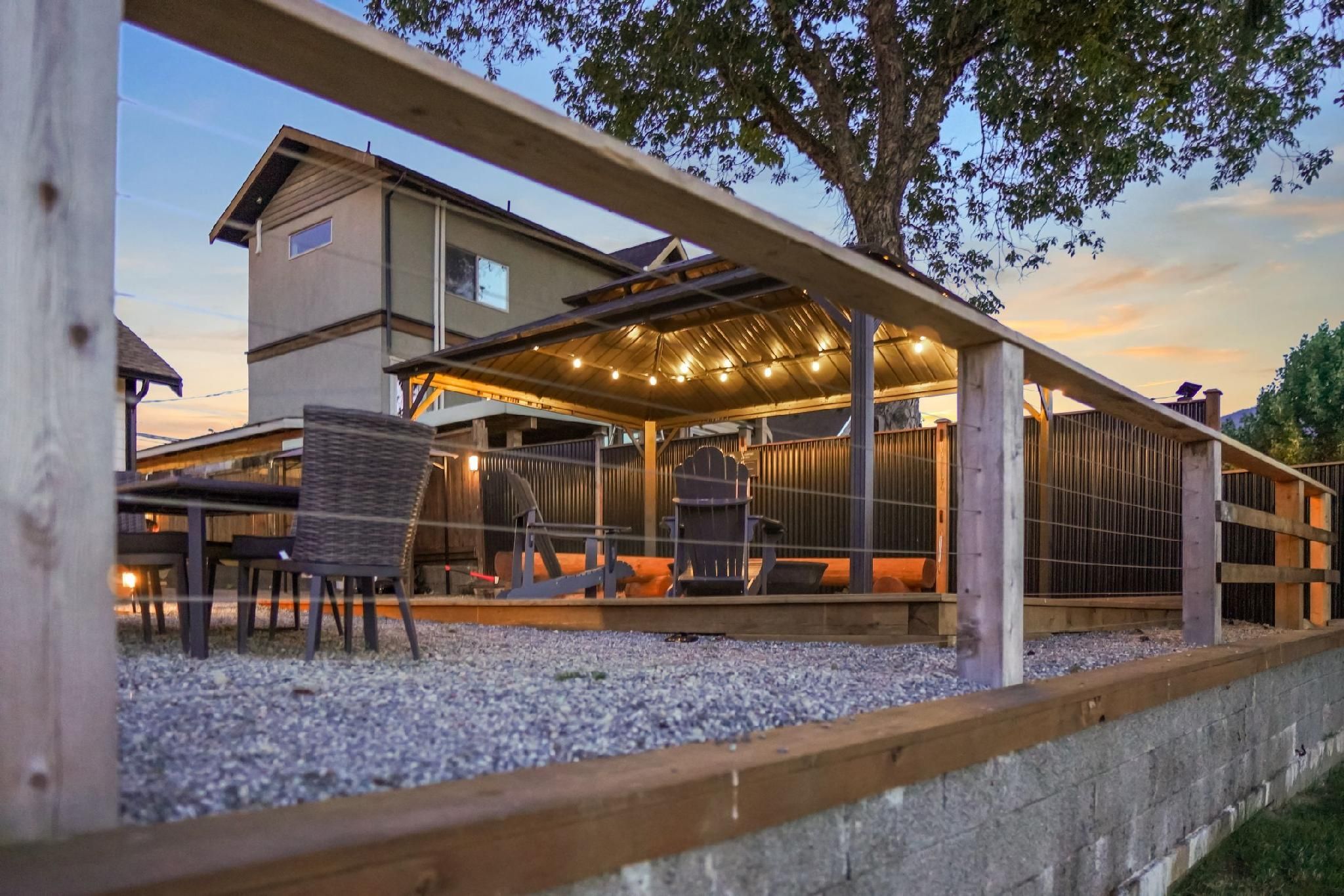 Riverside by Cowichan Lake Cottages