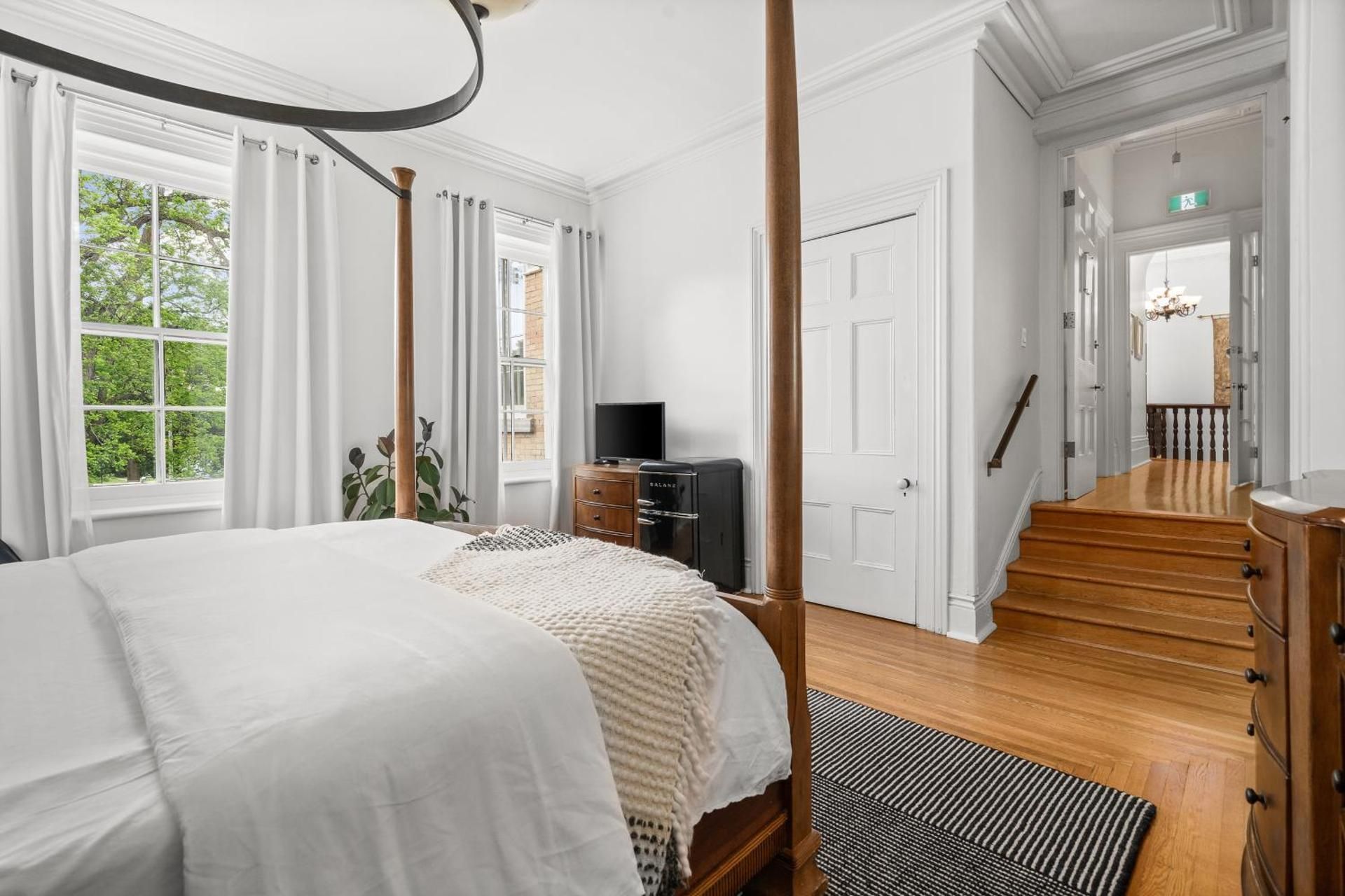 The CAPE Deluxe King Suite 3