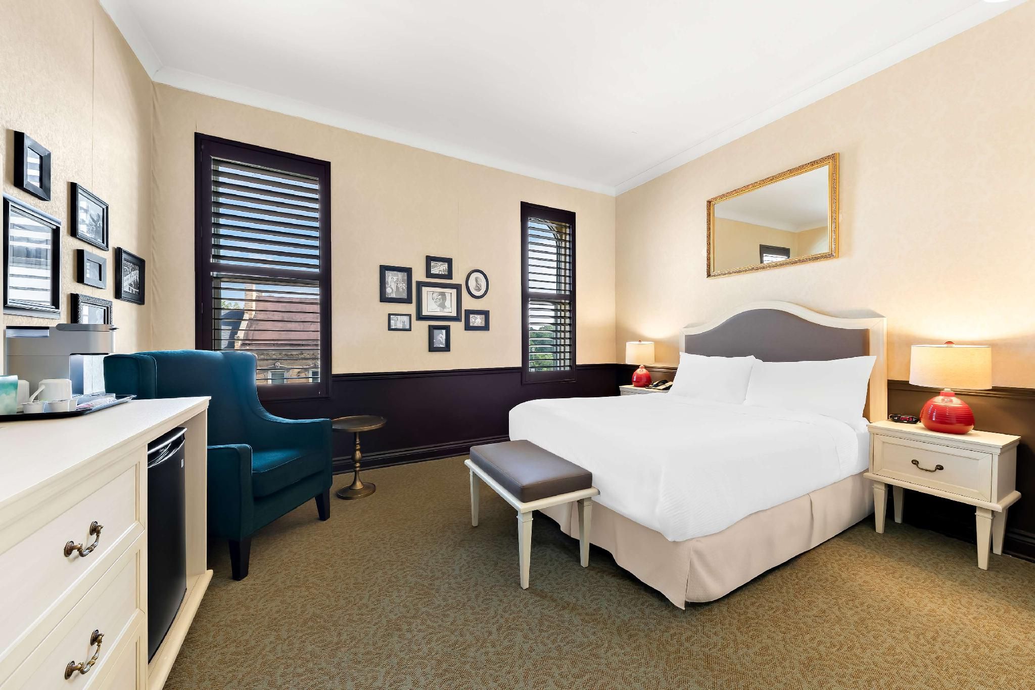 1 Queen Bed, Nonsmoking, Bathtub And Shower