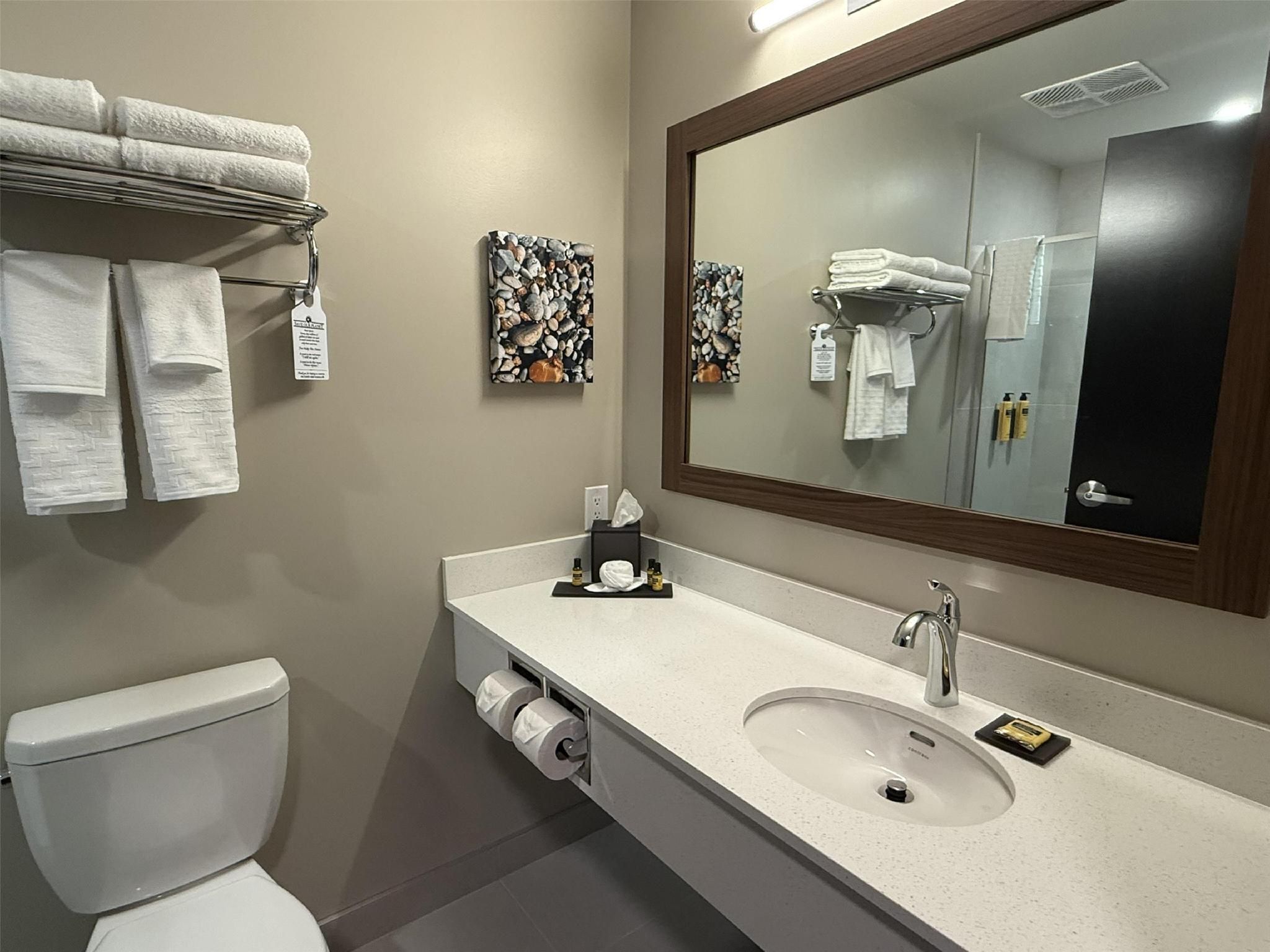 2 QUEEN BEDS,NSMK,MICMIN,WIFI,SHOW,FULL BREAKFAST