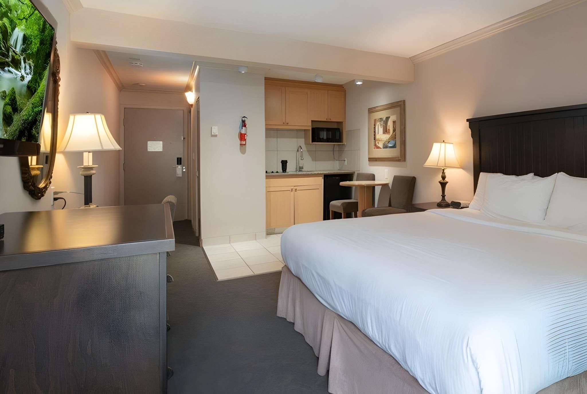 Queen Kitchenette Patio