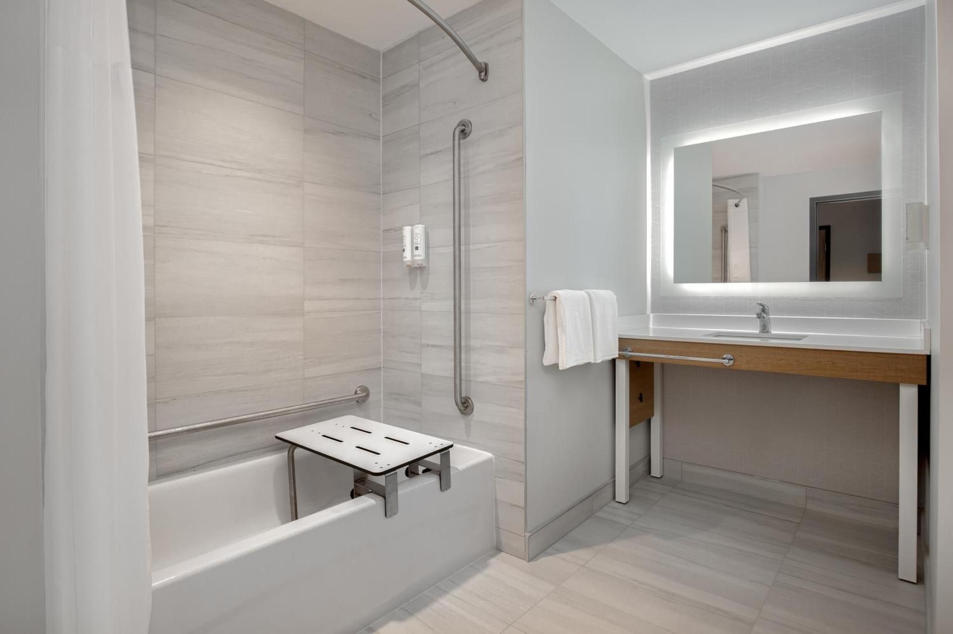 Quadruple Room with Two Queen Beds - Disability Access/Non Smoking