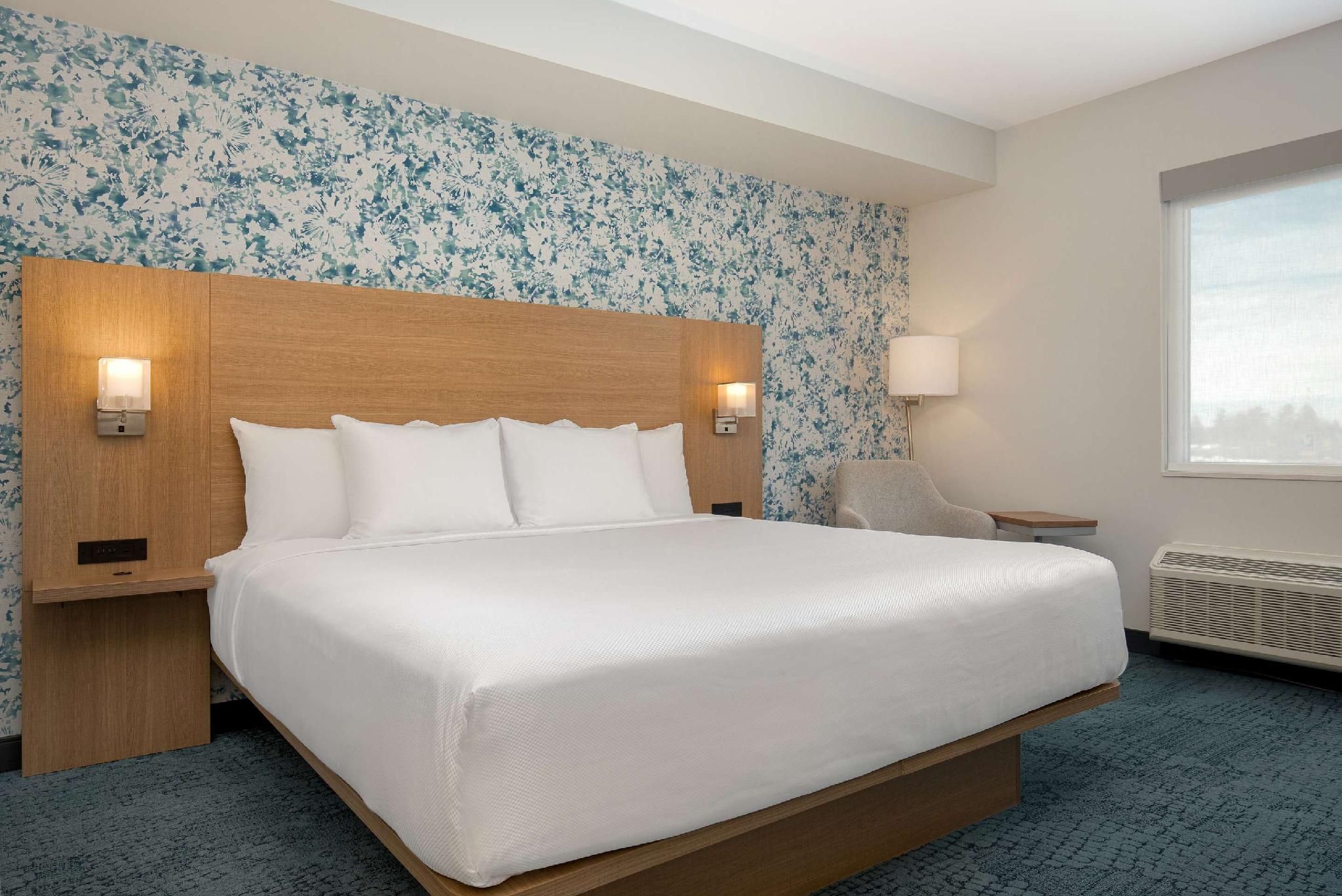 1 King Bed, Nonsmoking