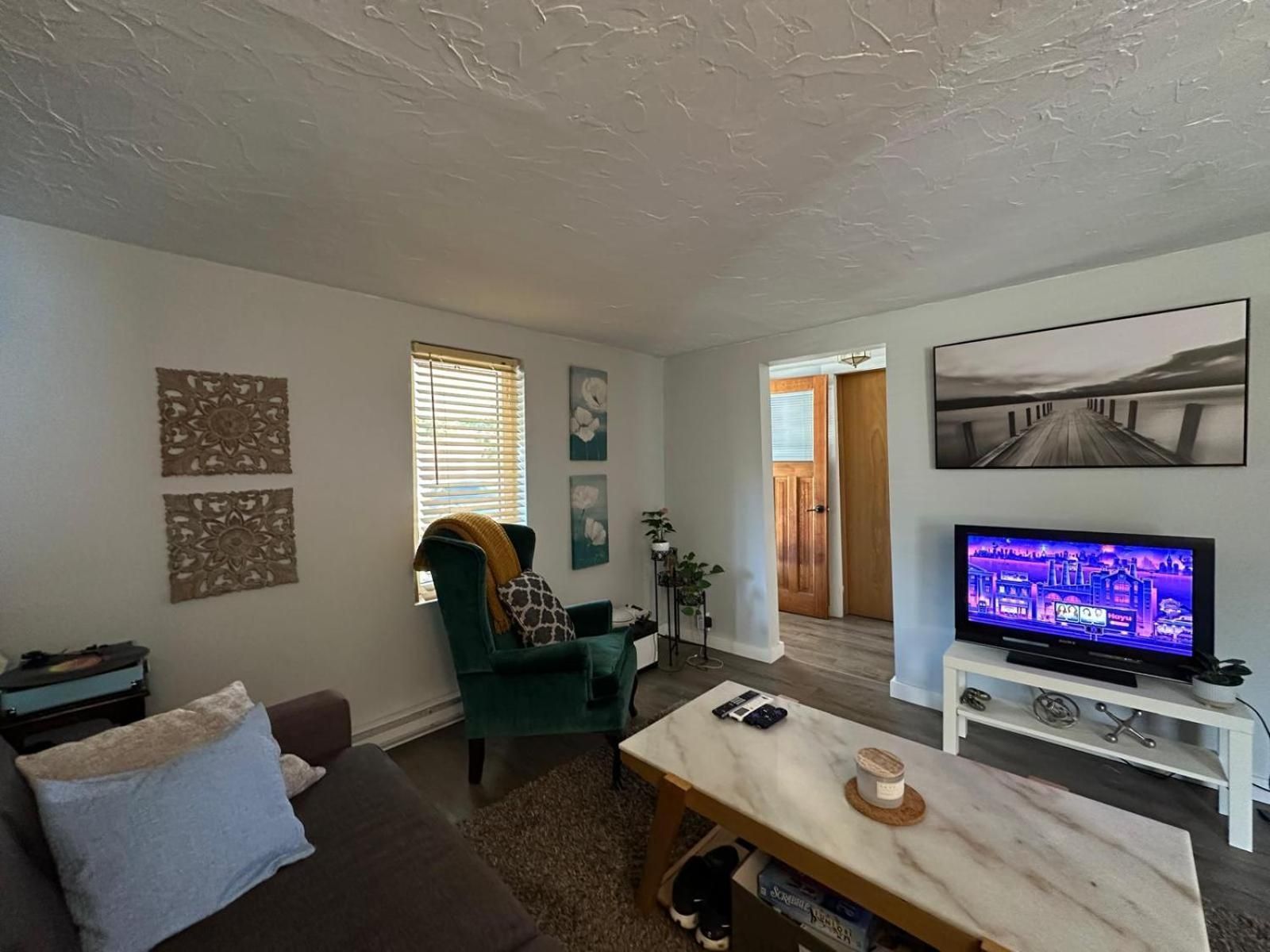 Standard Twin Room with Shared Bathroom