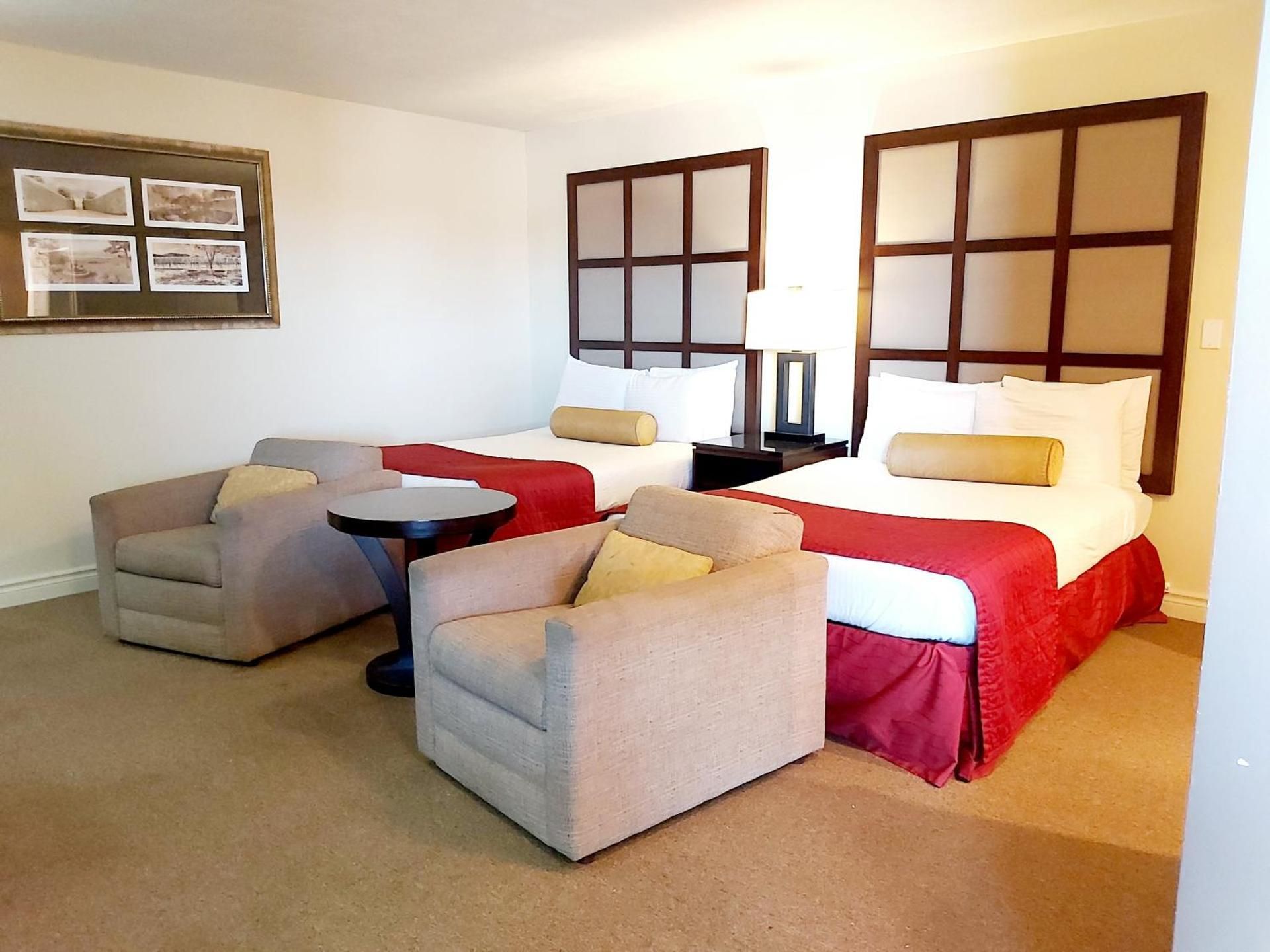 Seely's Motel Family Suite with Spa Bath