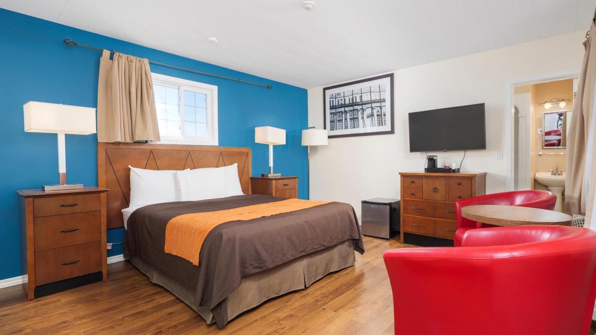 Standard Queen Room