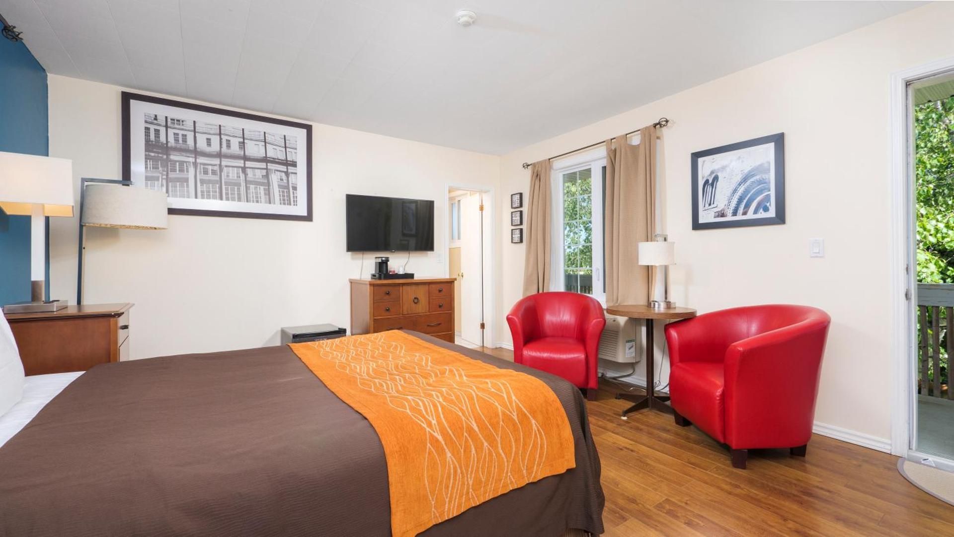 Standard Queen Room