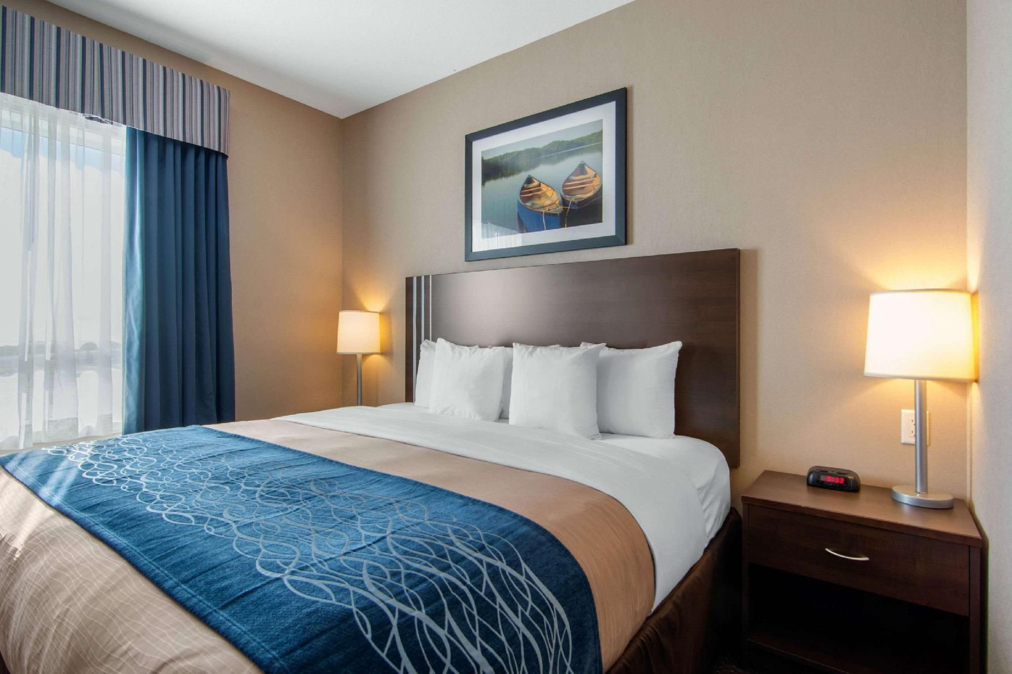 1 King Bed, 1 Queen Bed, Suite, Nosmoking