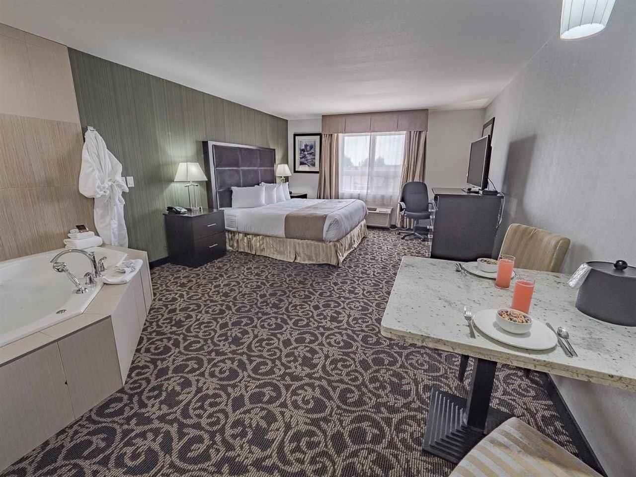 Kitchenette Suite - 1 King Bed