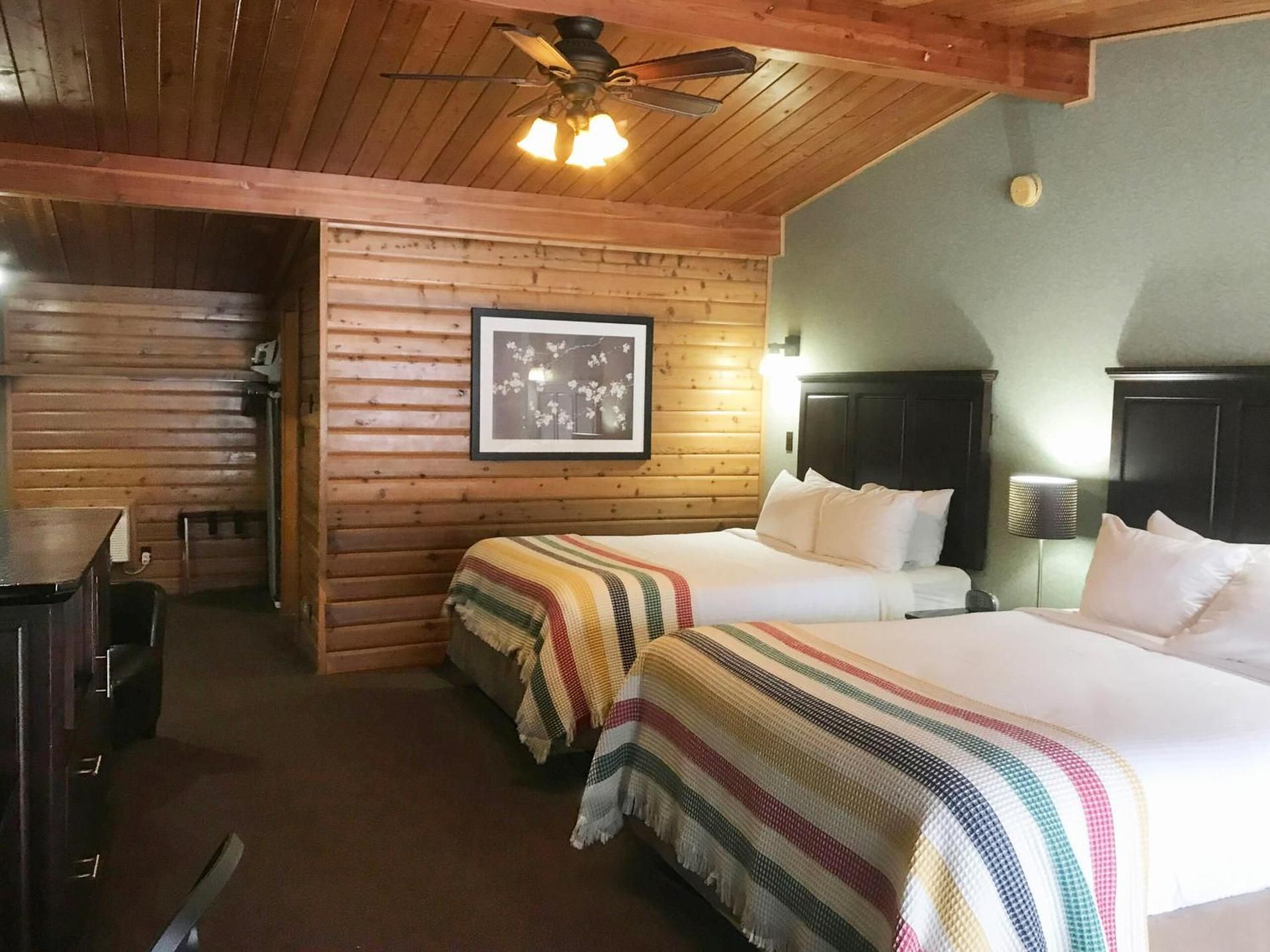 Deluxe Queen Room