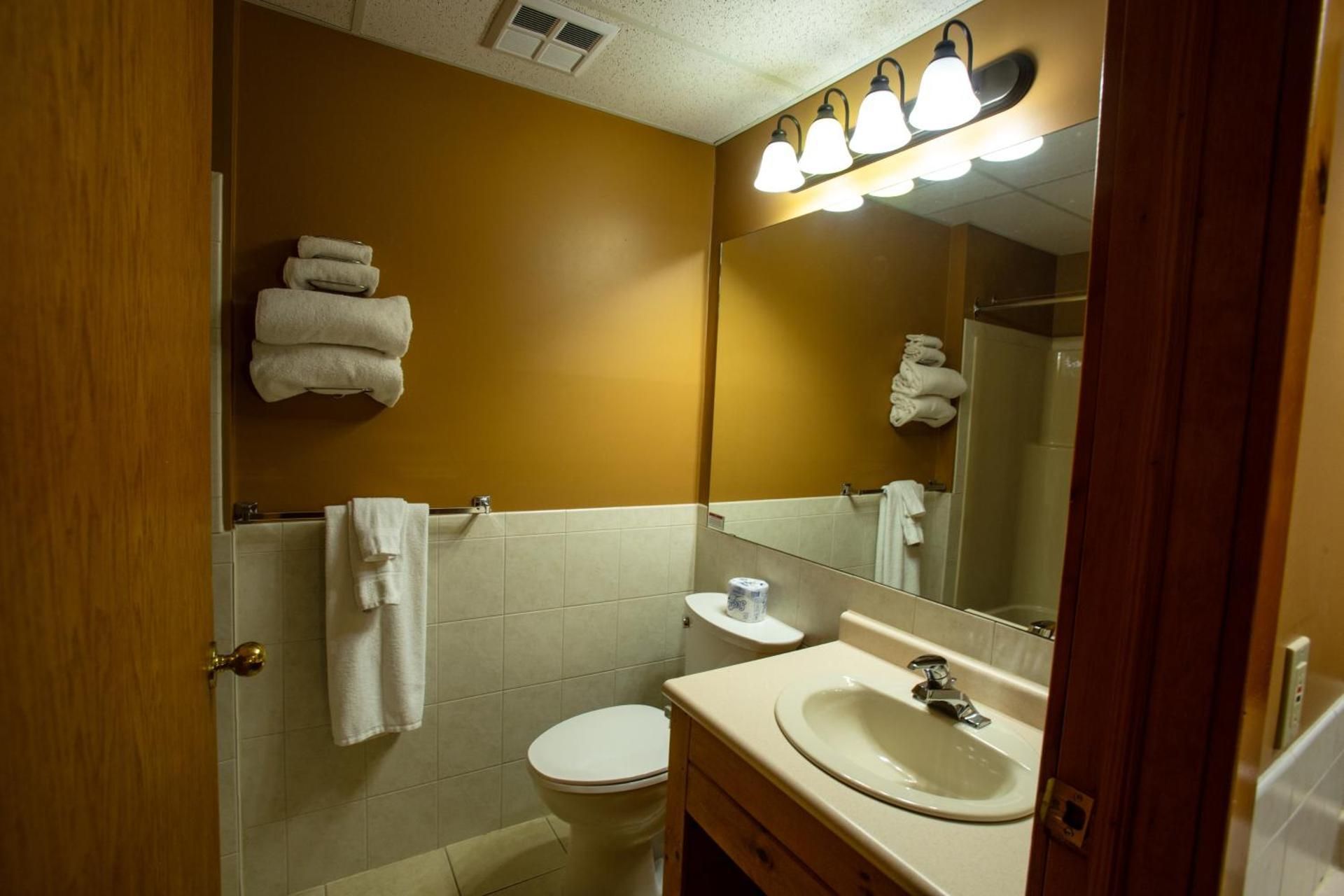 Standard Queen Room