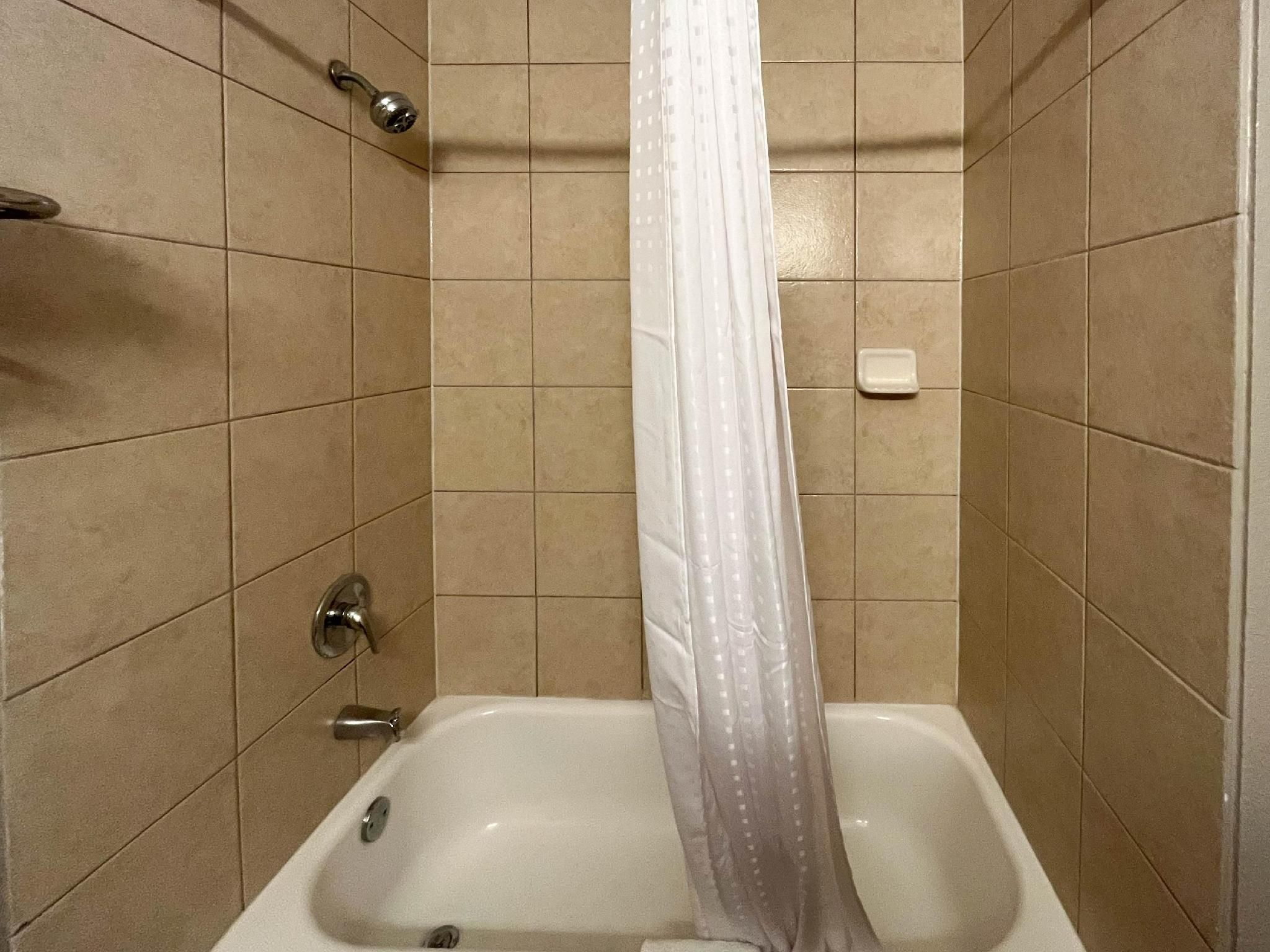 Motel 6 Nacogdoches, TX - SFA University 2 Queen Beds | Mobil Access Tub Nsmk Micfridg 3