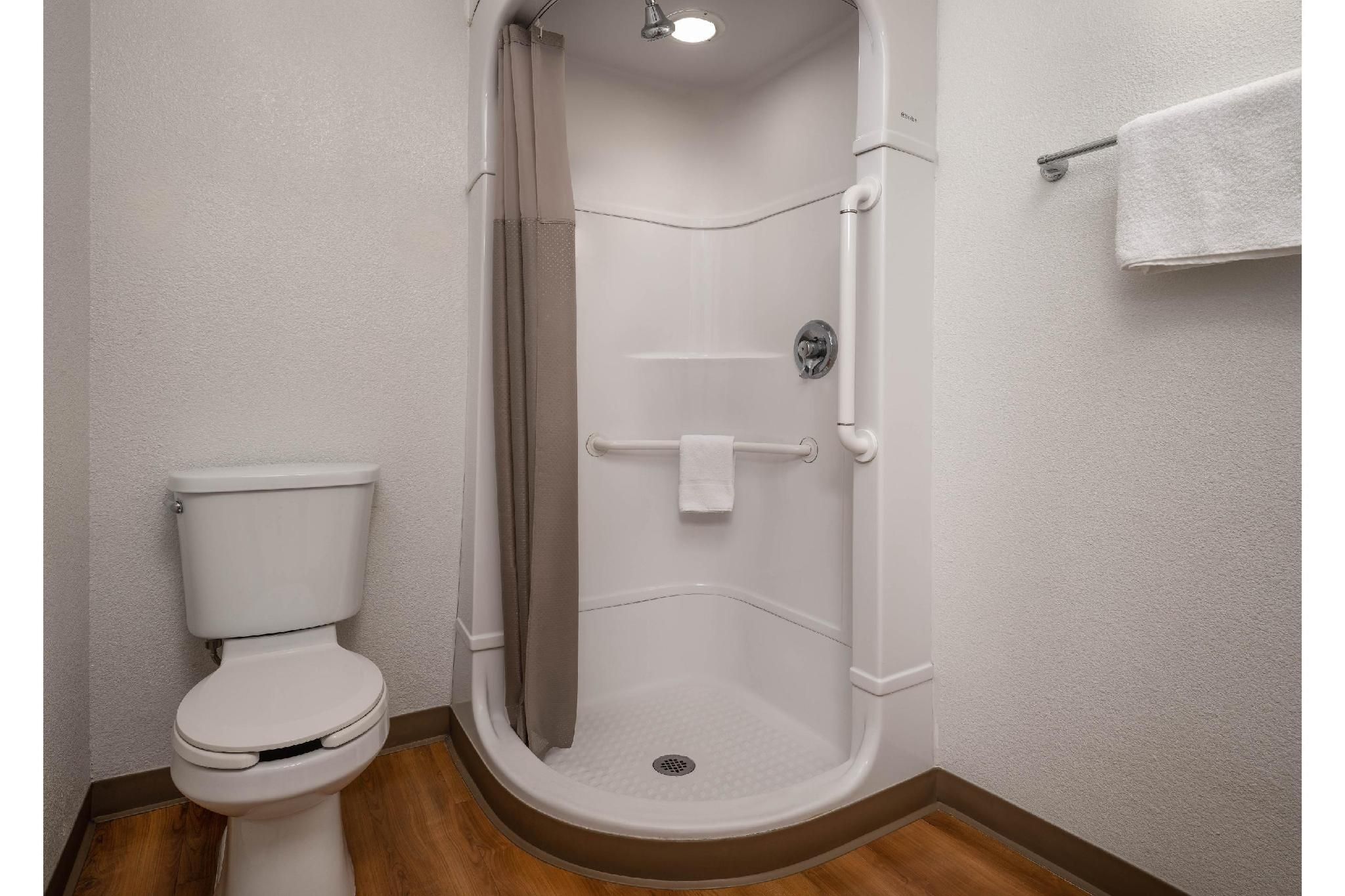 1 King Bed | Non-Smoking, Micfridge, Sofa-Bed