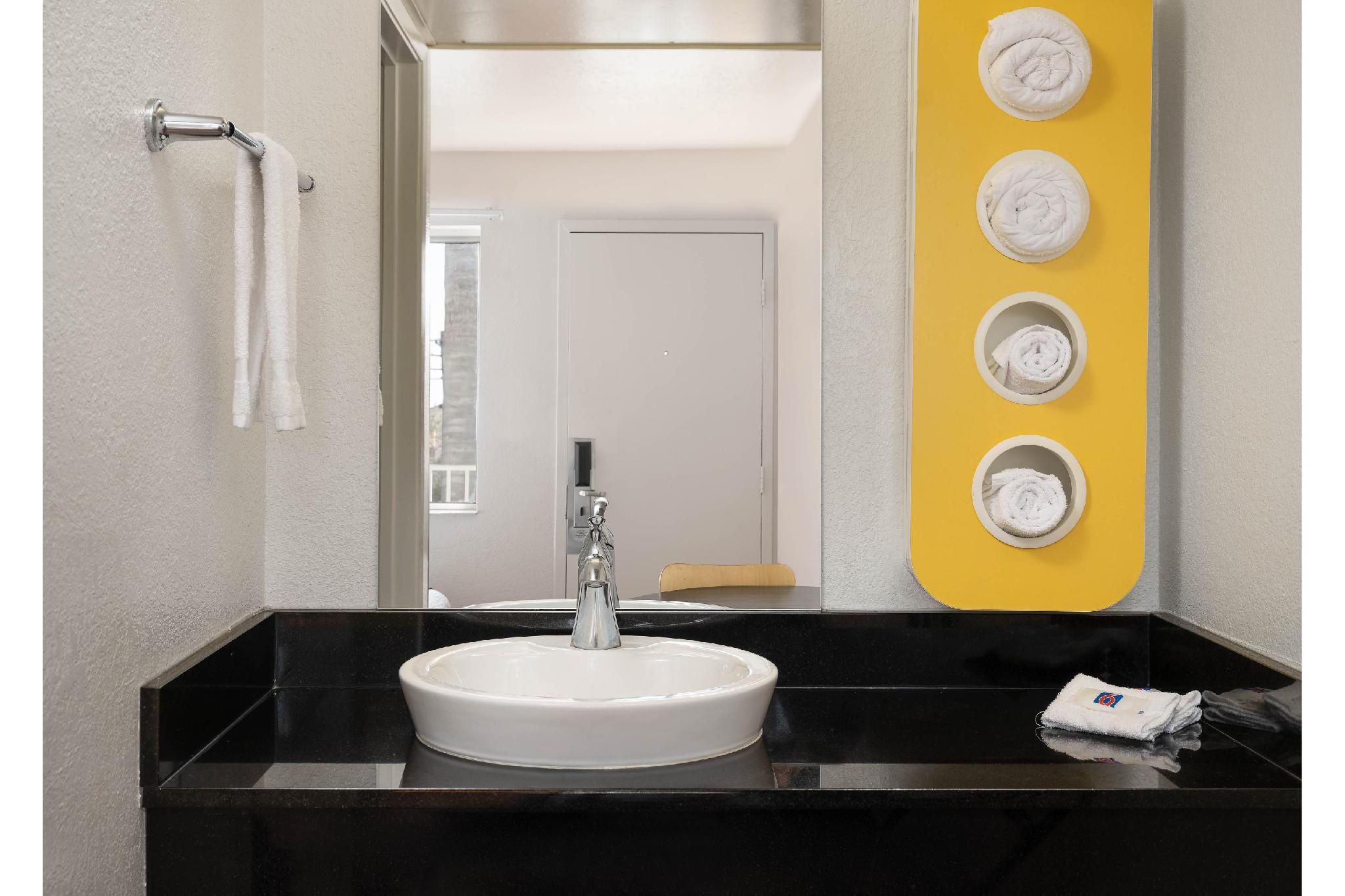 1 King Bed | Smoking, Micfridge, Sofa-Bed