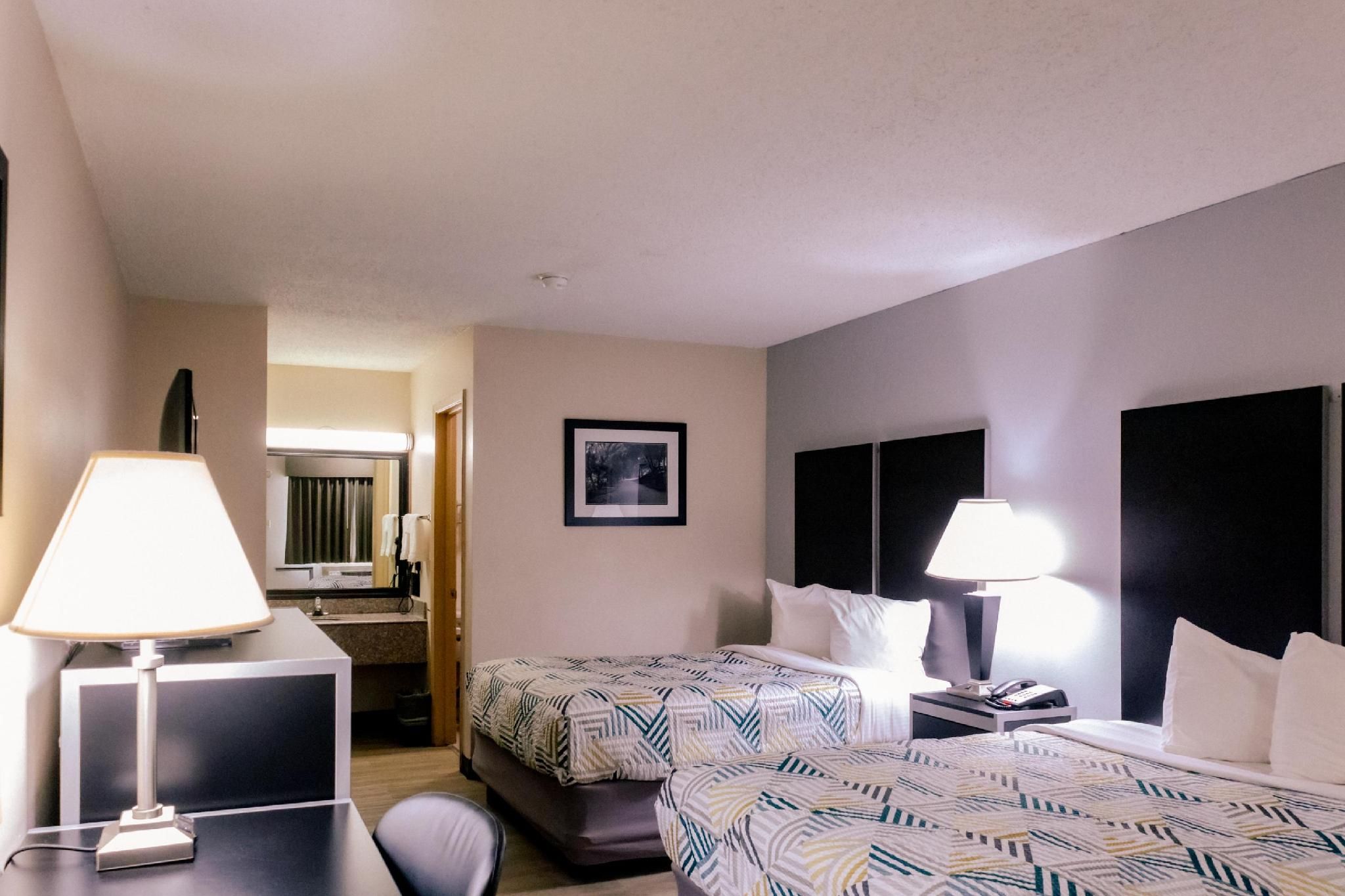 2 Full Beds | Non-Smoking, Micfridge