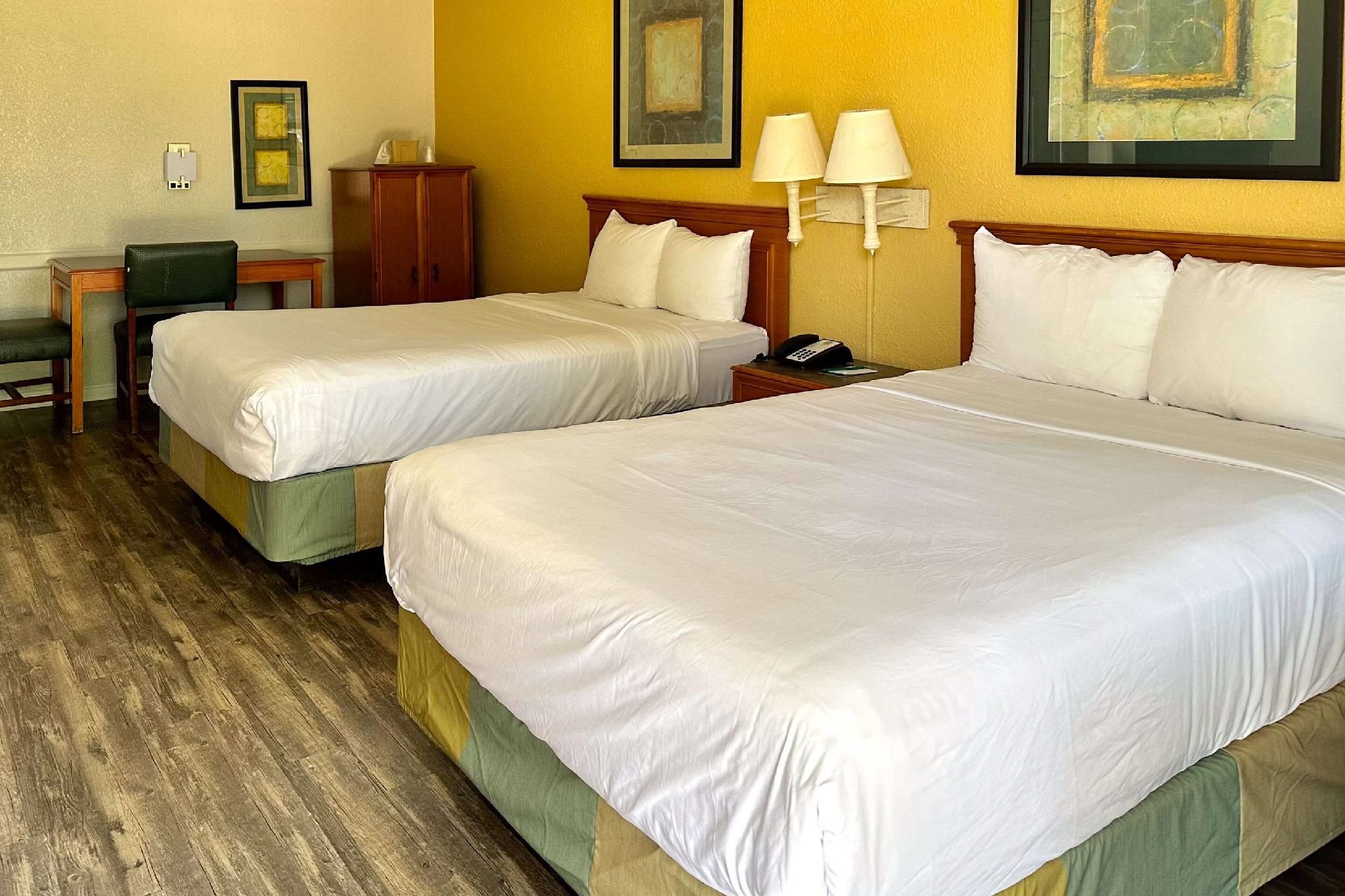 2 Double Beds, Nonsmoking, Accessible