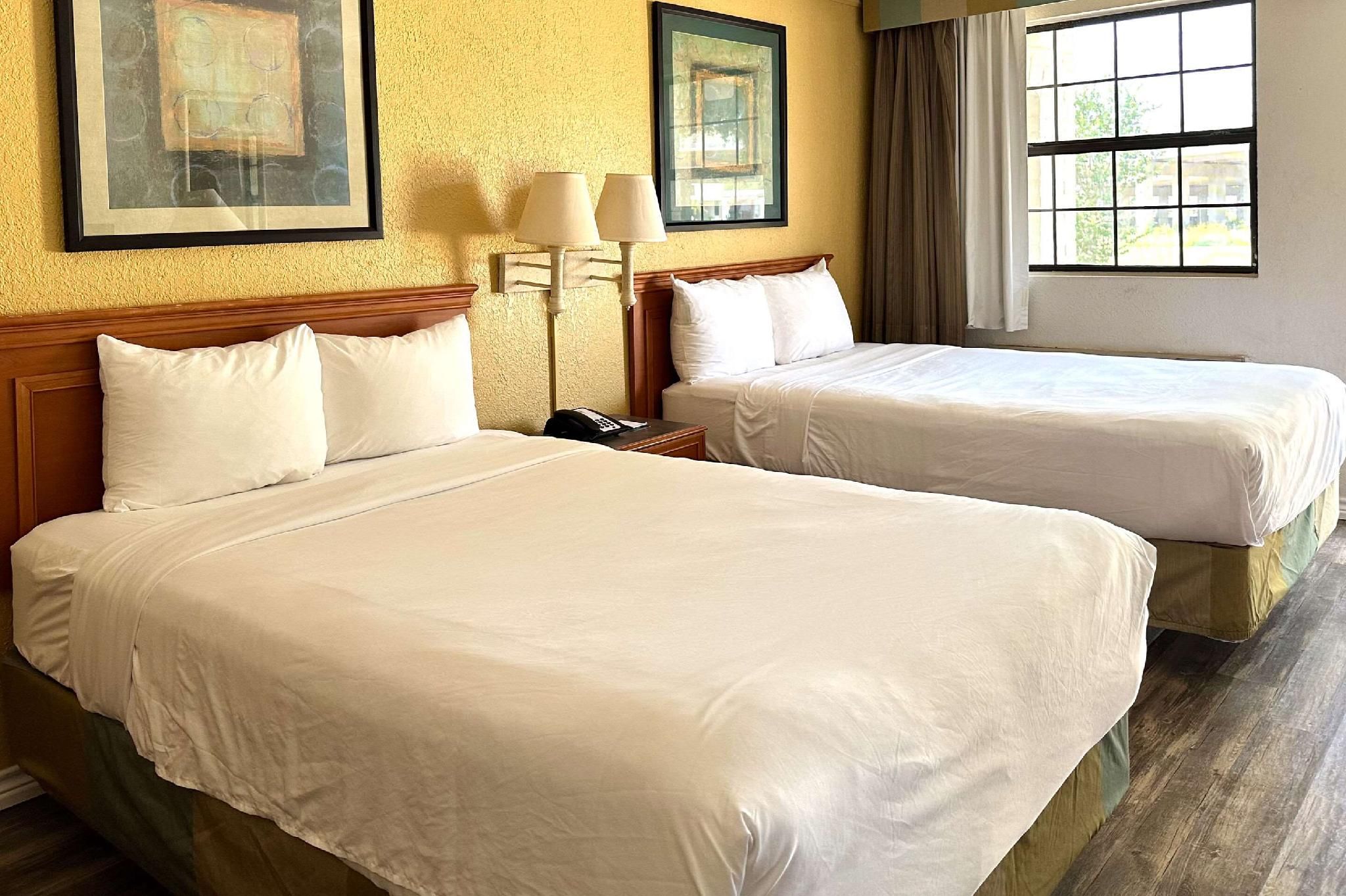2 Double Beds, Nonsmoking, Accessible